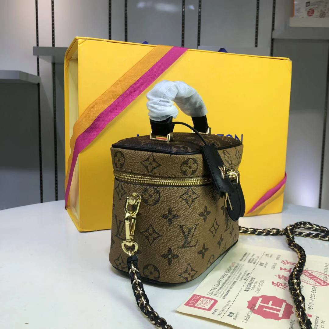 Elite Carryalls