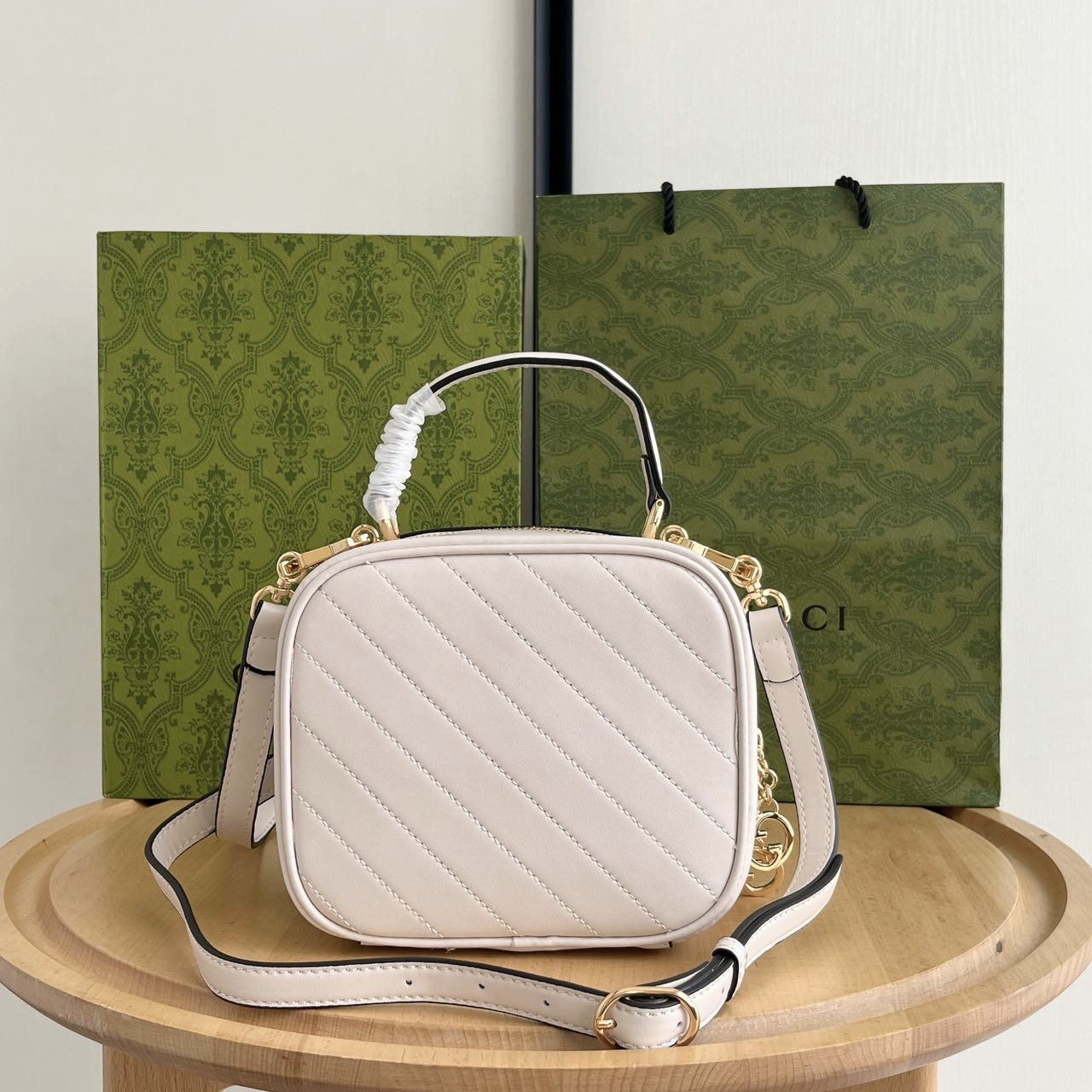Elite Carryalls