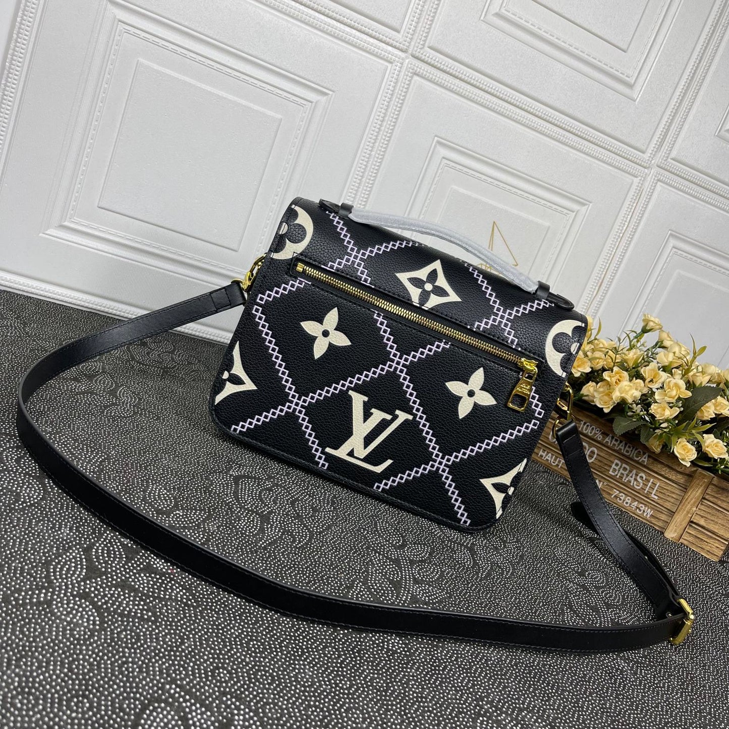 Elite Carryalls
