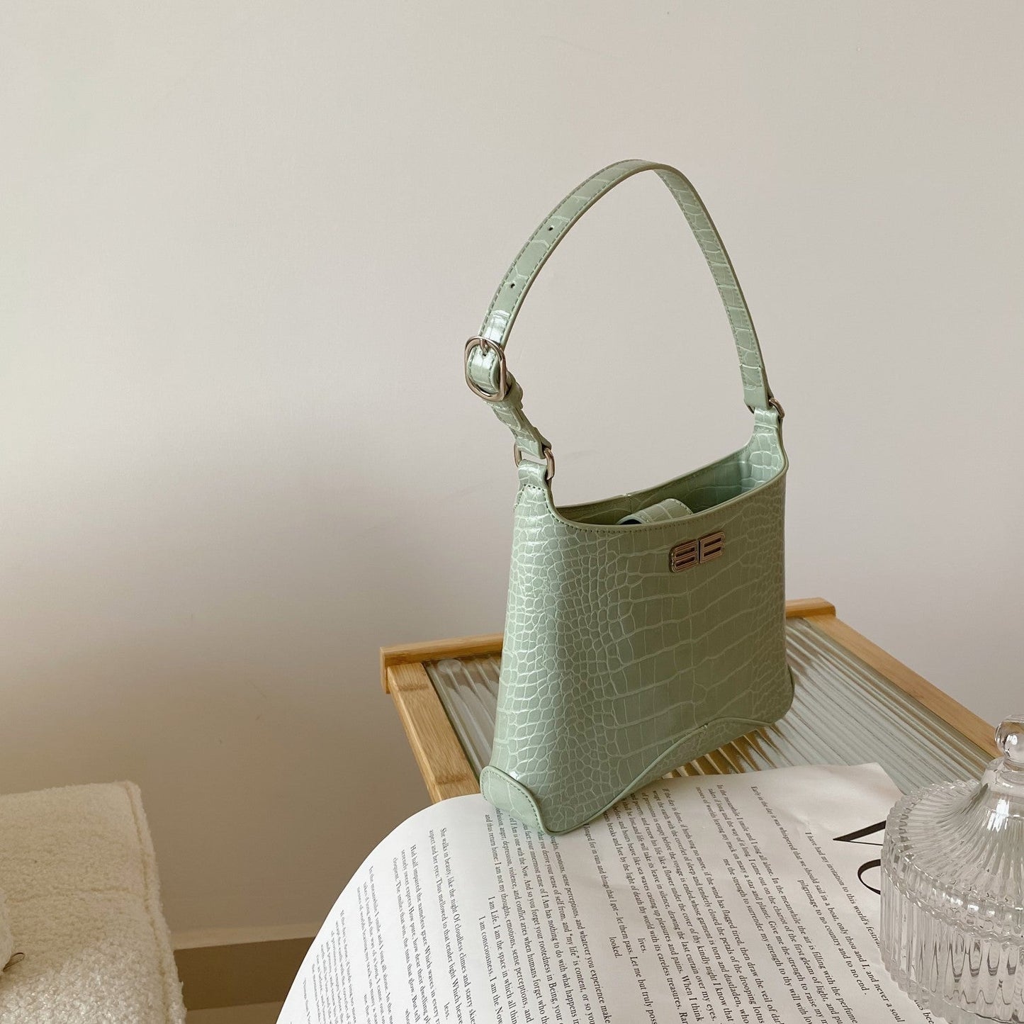 Elite Carryalls