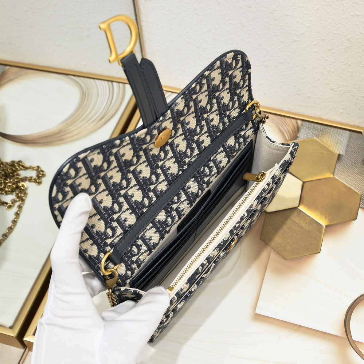Elite Carryalls