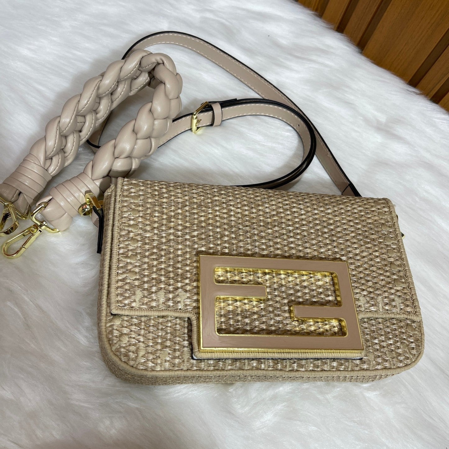 Elite Carryalls