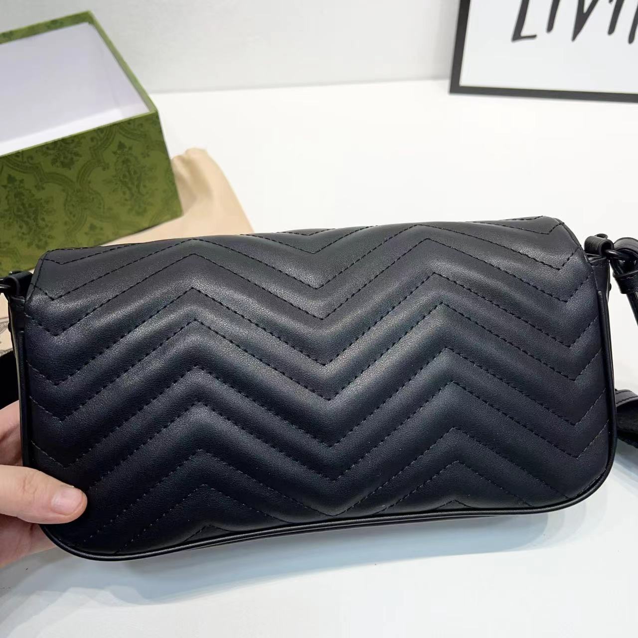 Elite Carryalls