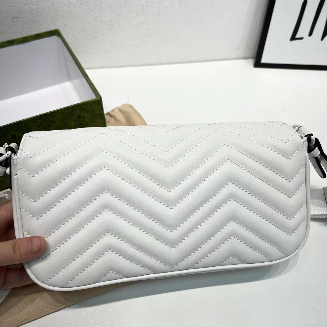 Elite Carryalls