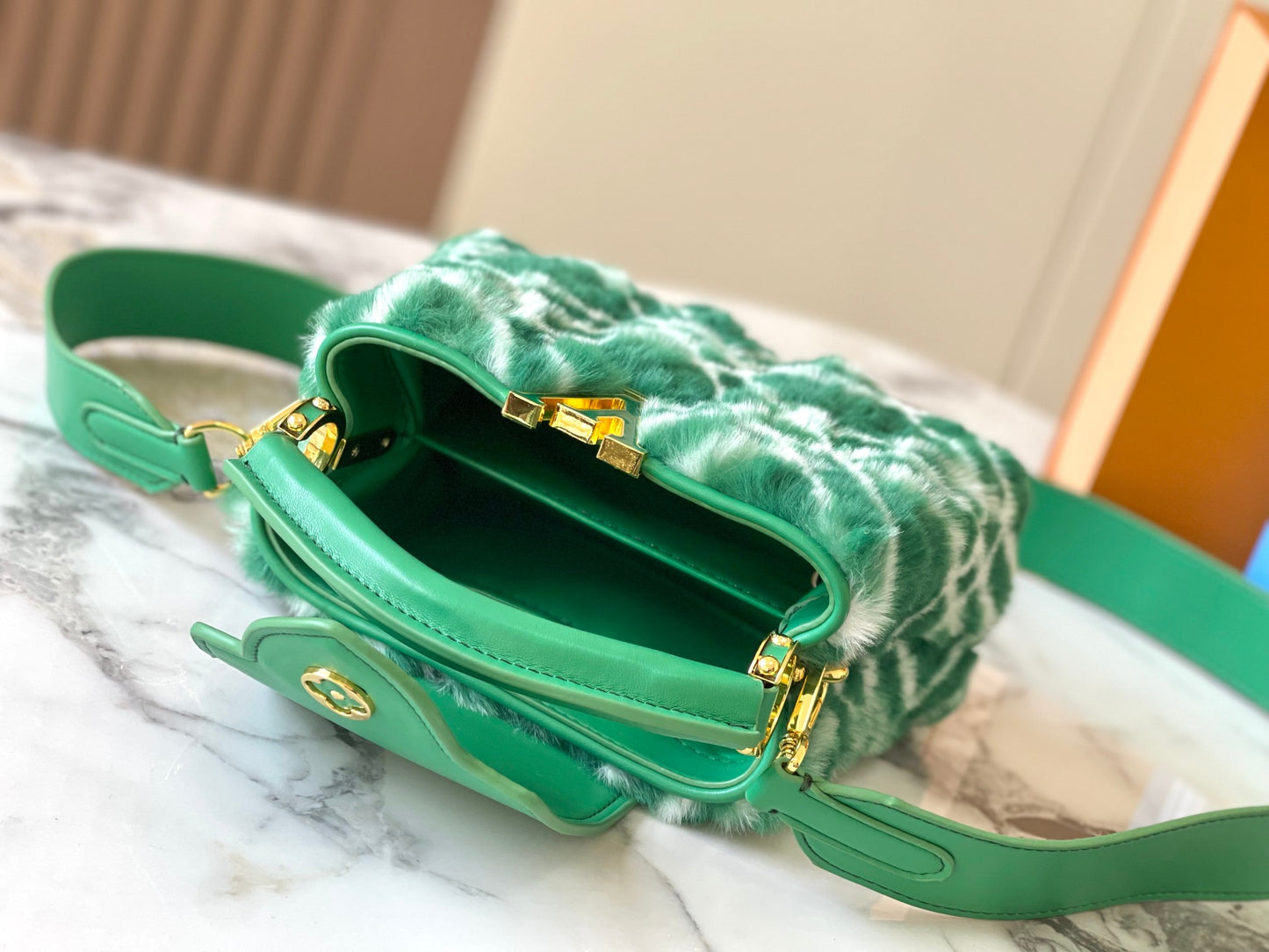 Elite Carryalls