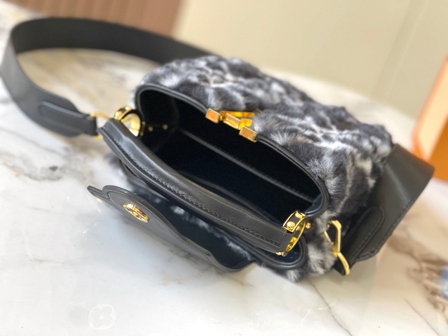 Elite Carryalls