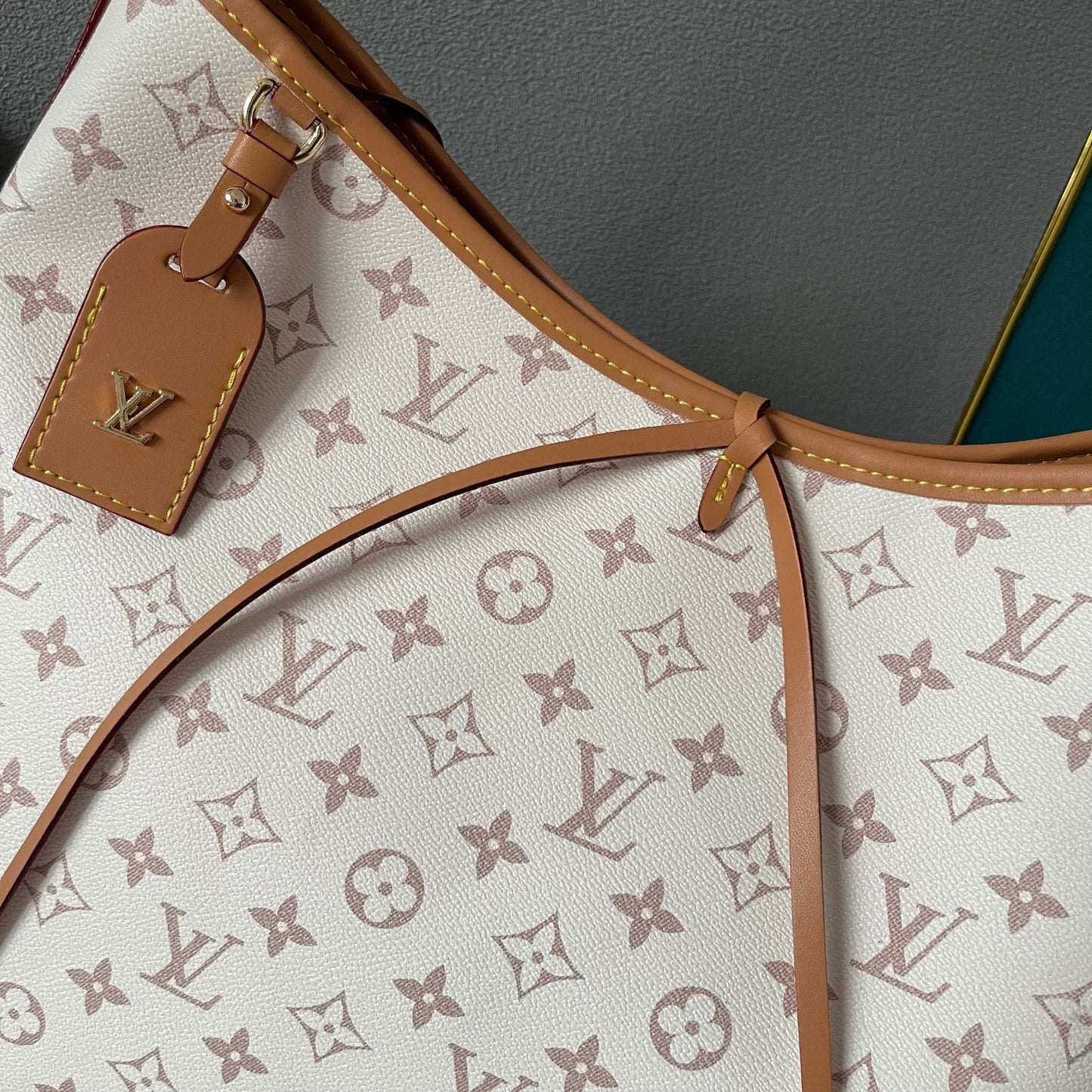 Elite Carryalls