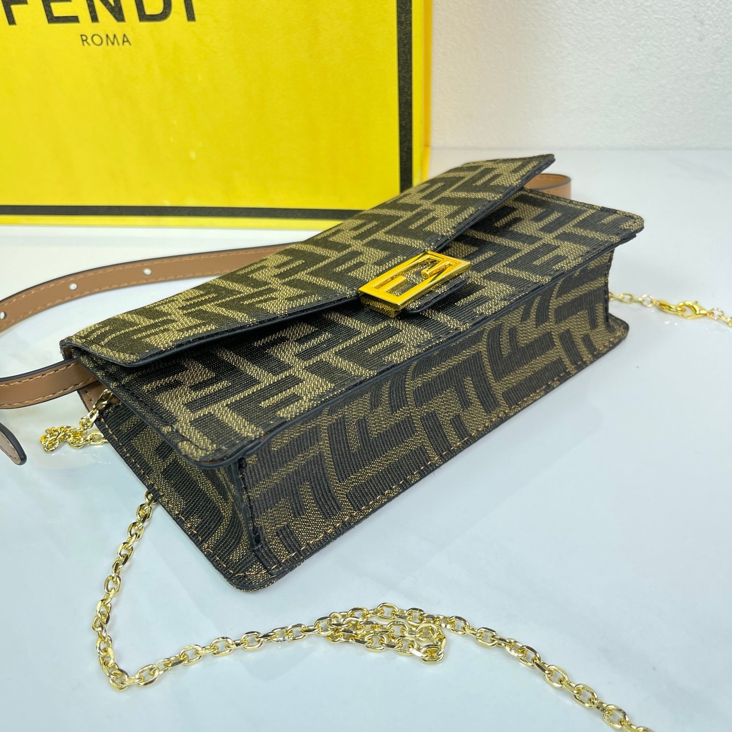 Elite Carryalls