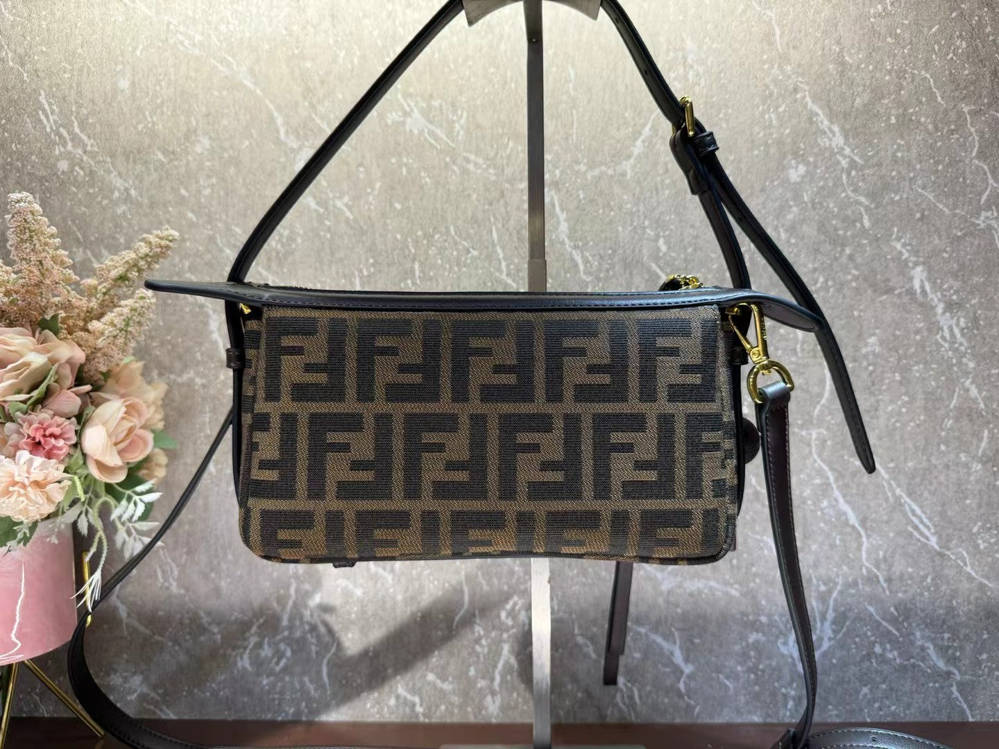 Elite Carryalls