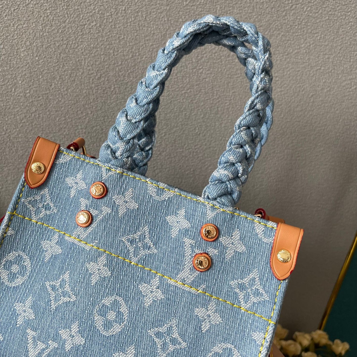 Elite Carryalls