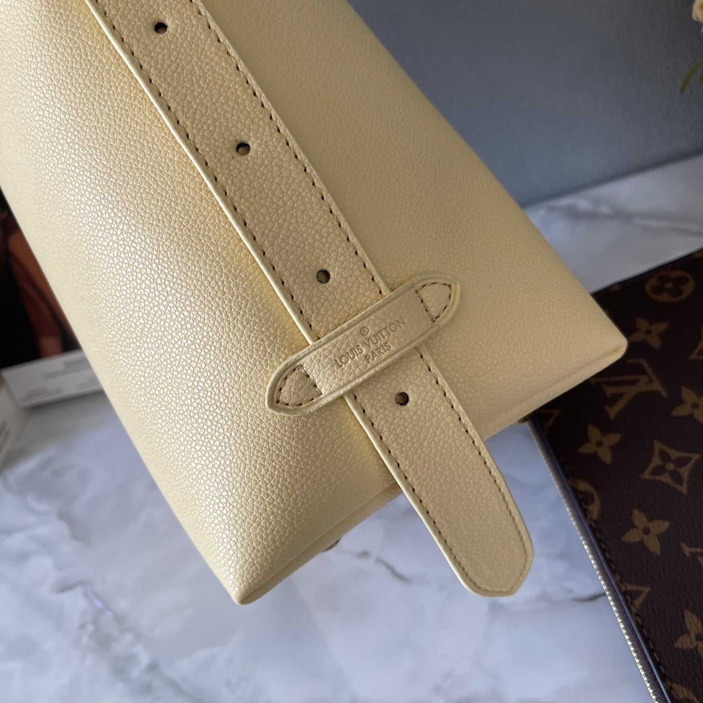 Elite Carryalls