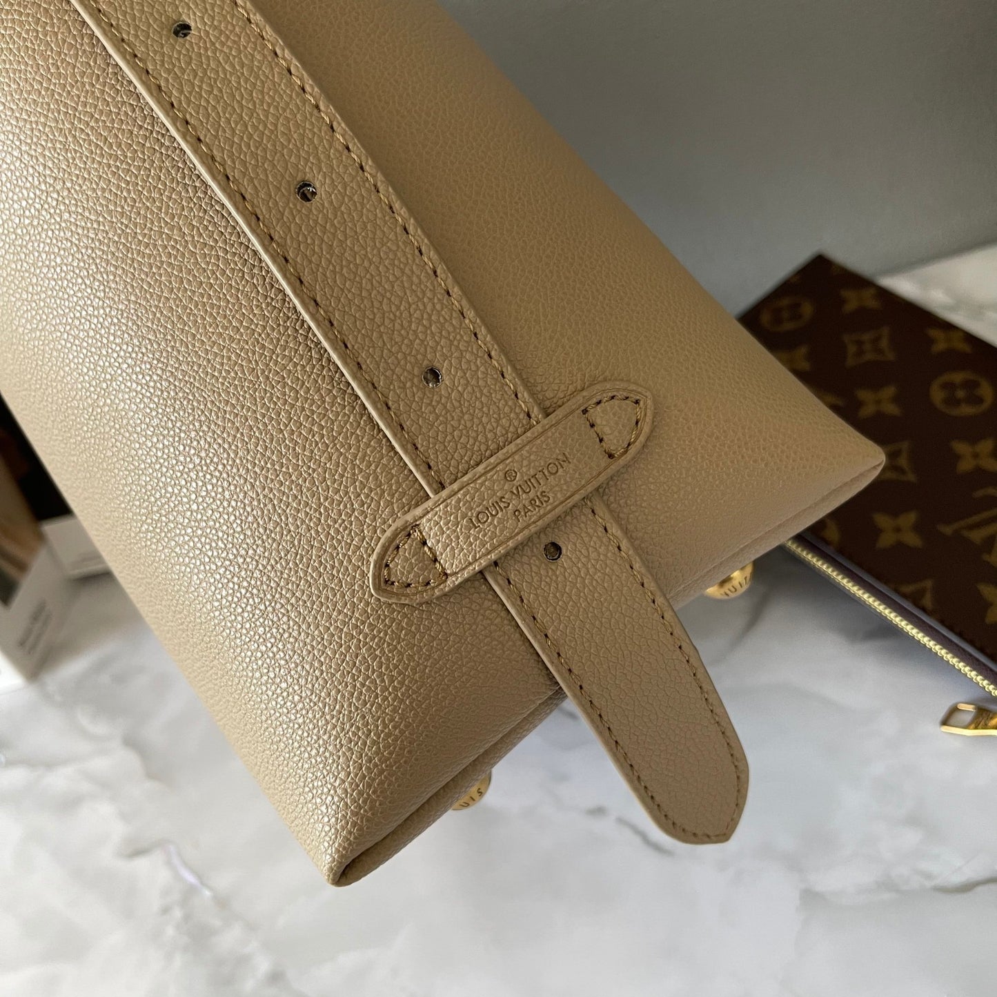 Elite Carryalls