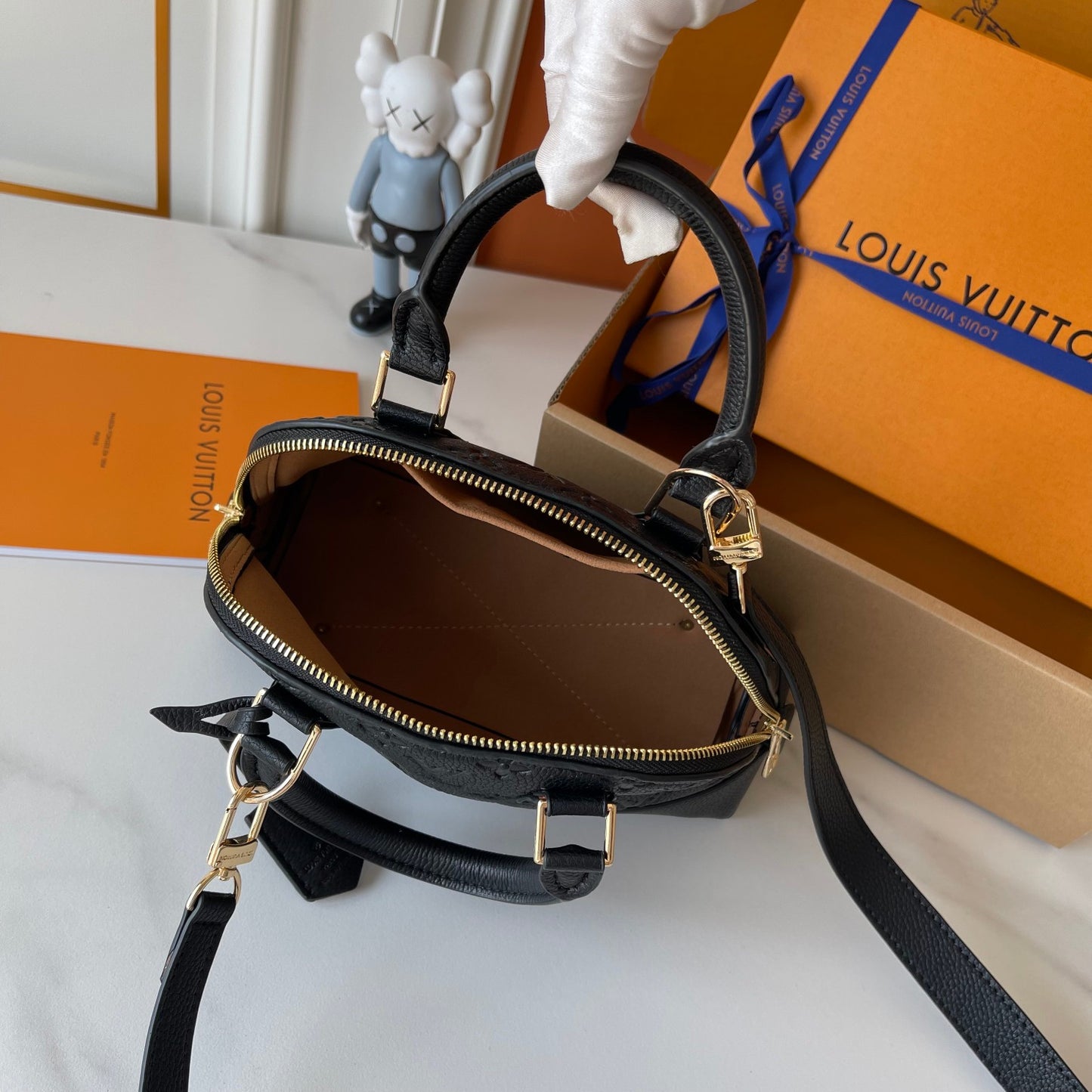 Elite Carryalls