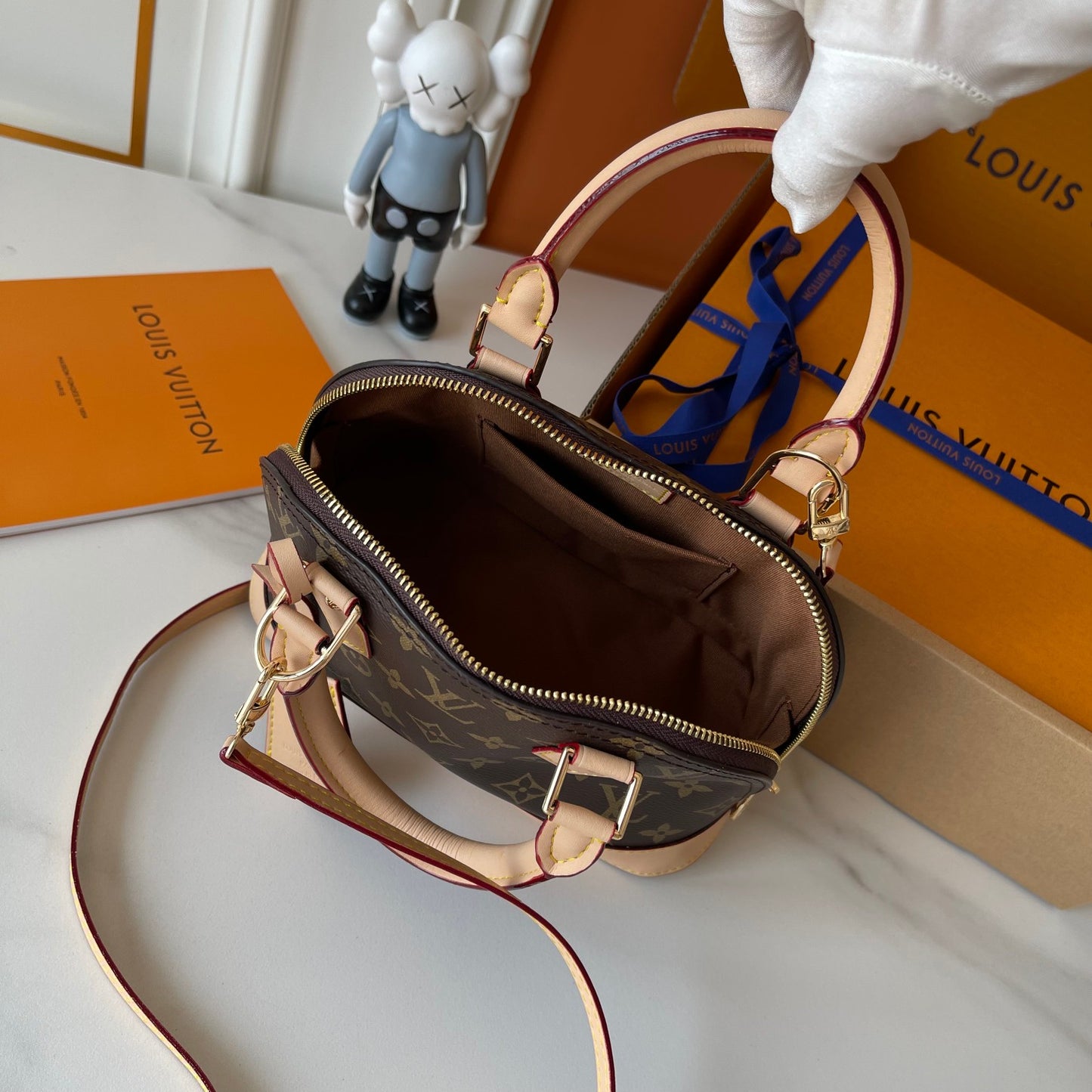 Elite Carryalls