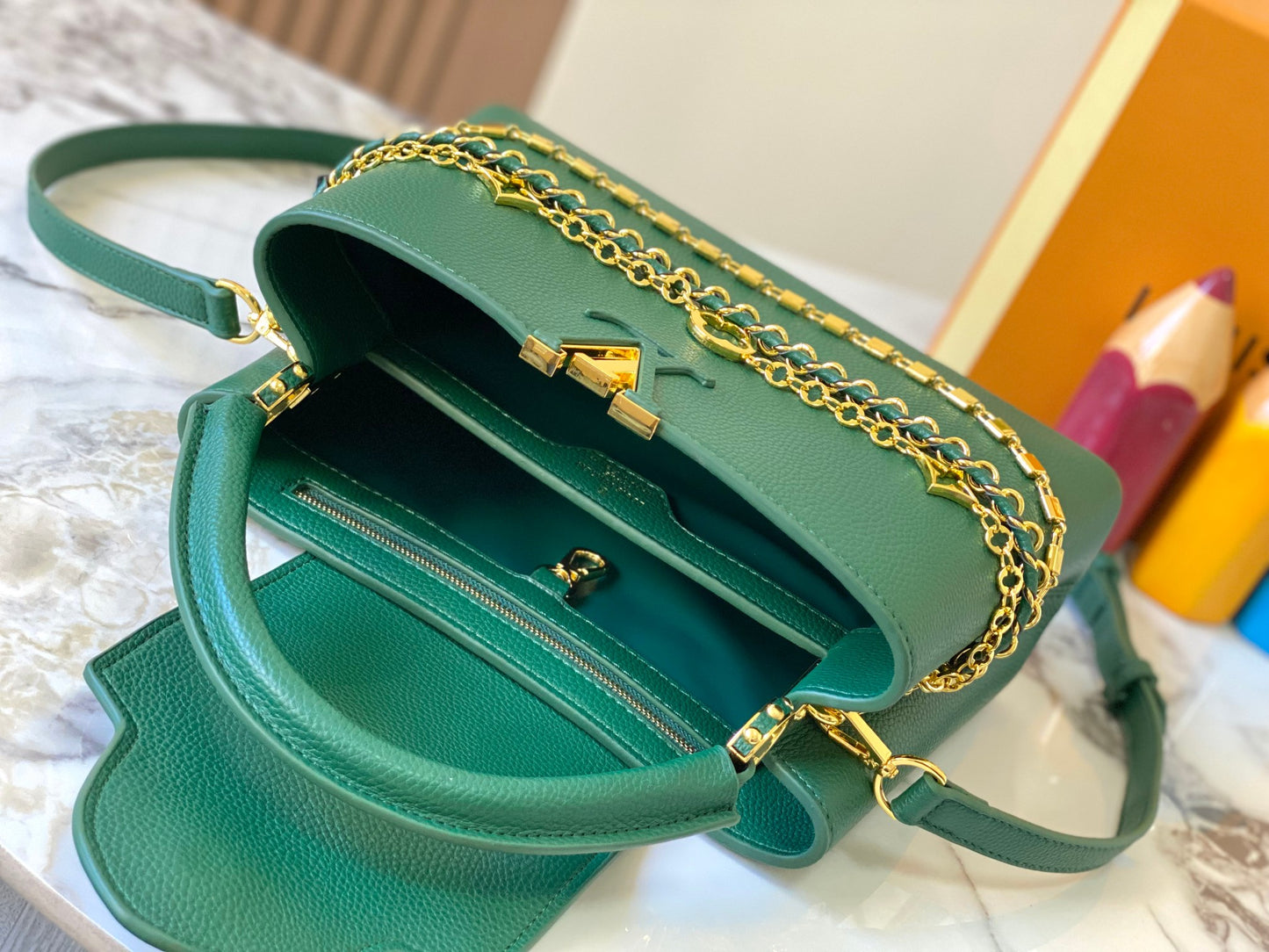 Elite Carryalls