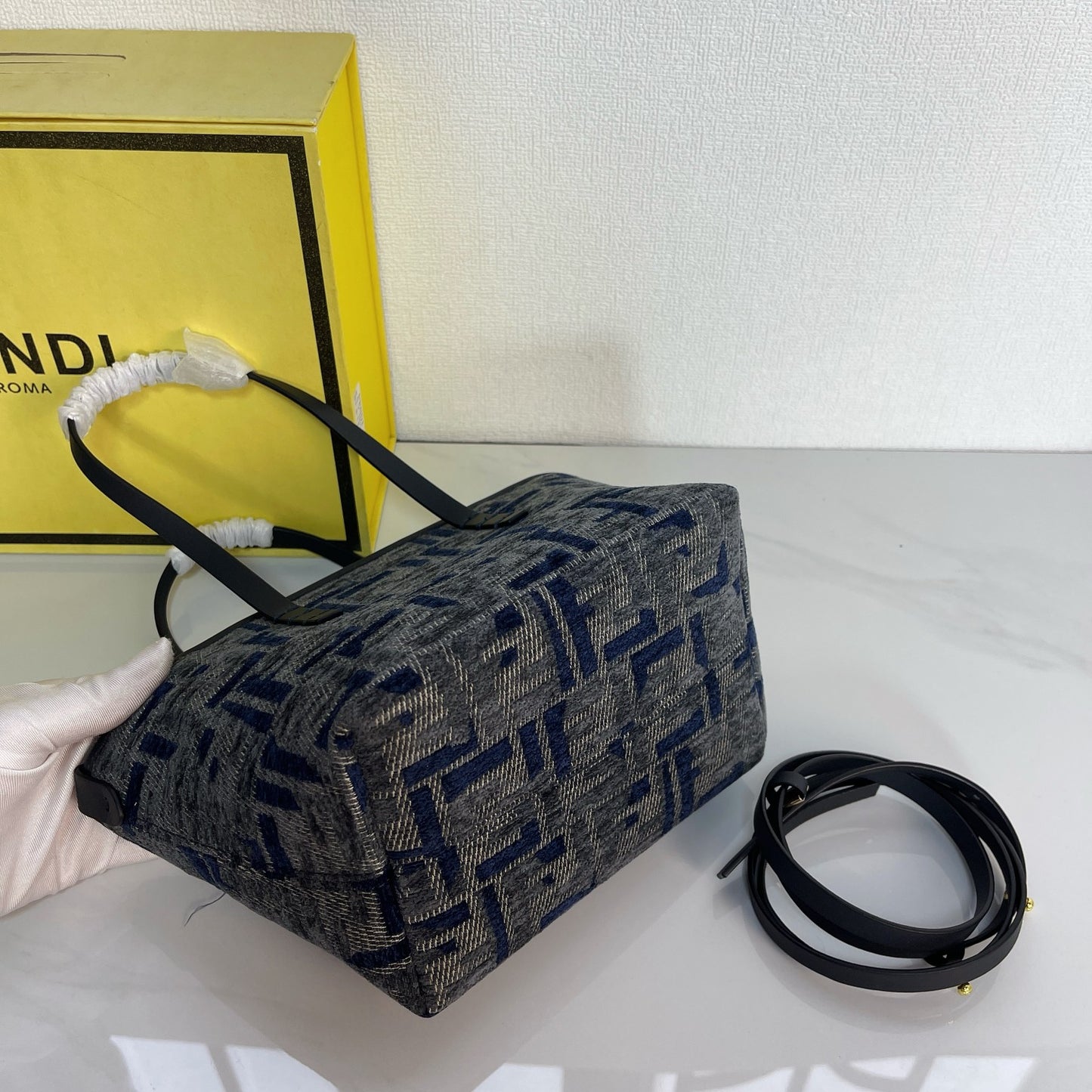 Elite Carryalls