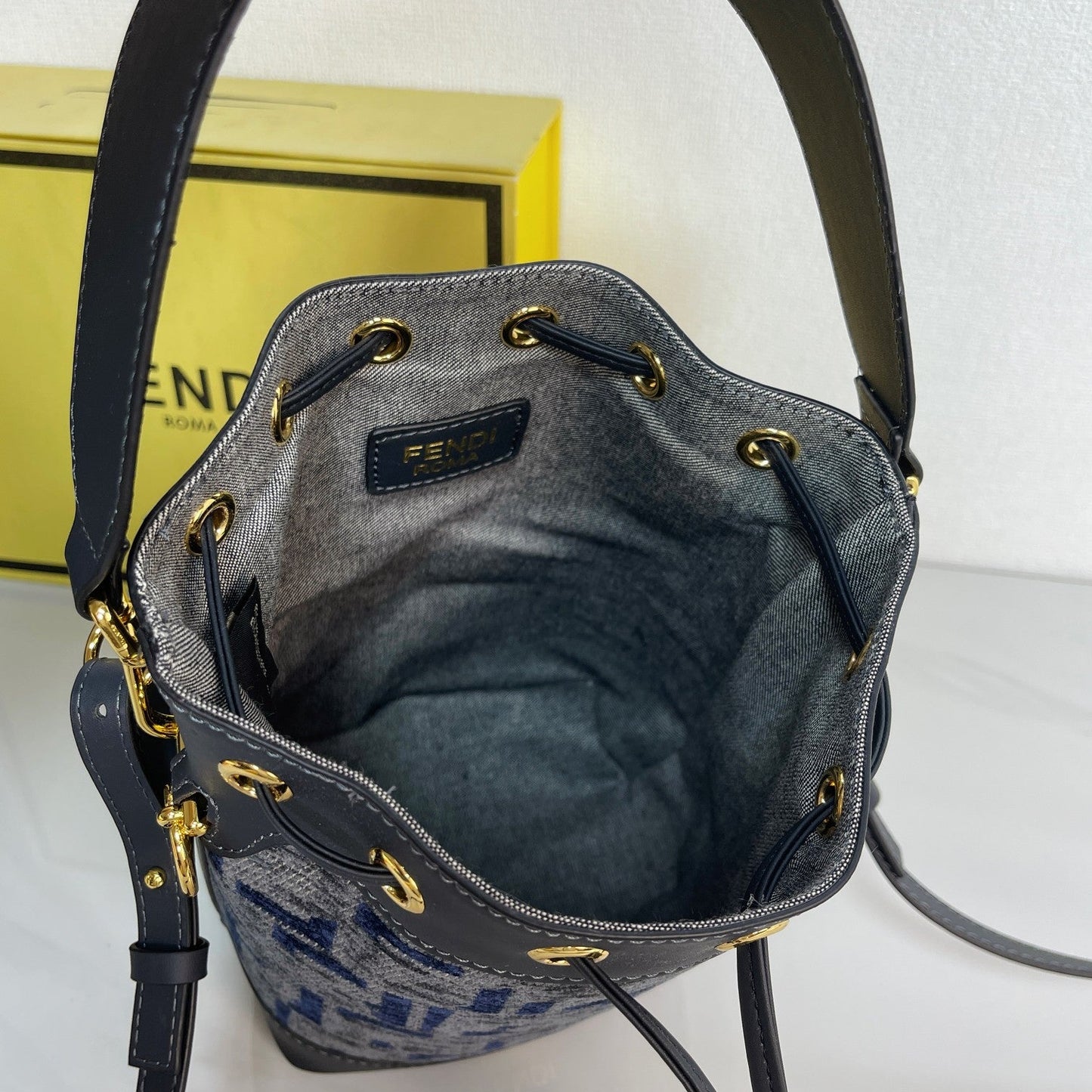 Elite Carryalls