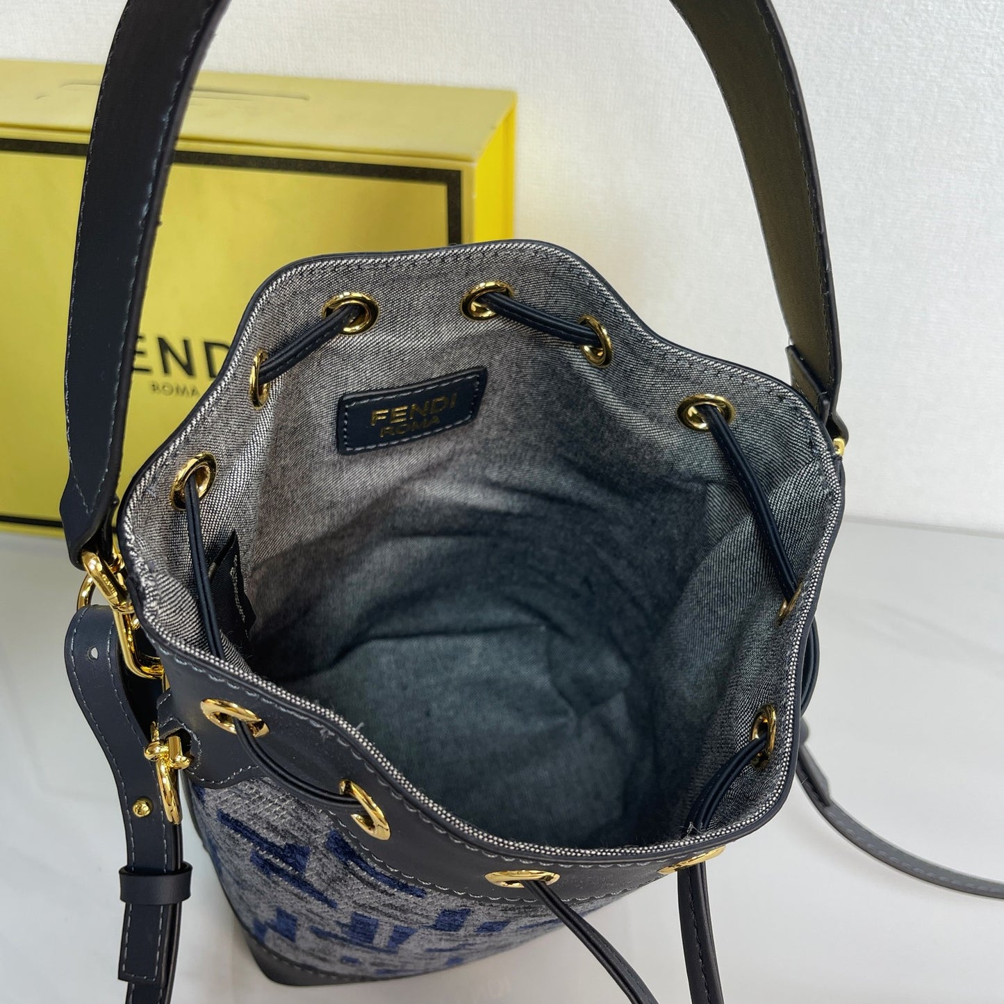 Elite Carryalls