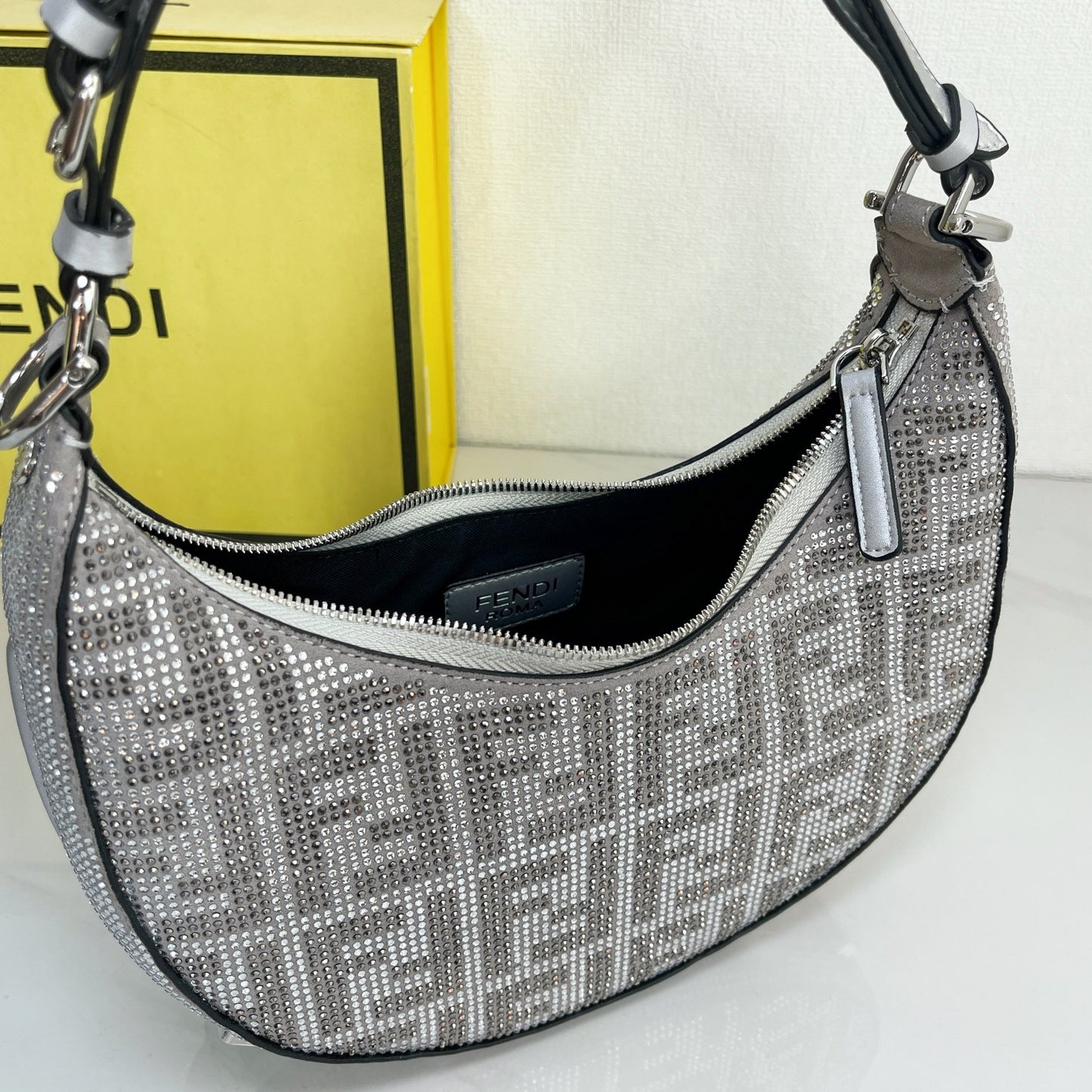 Elite Carryalls