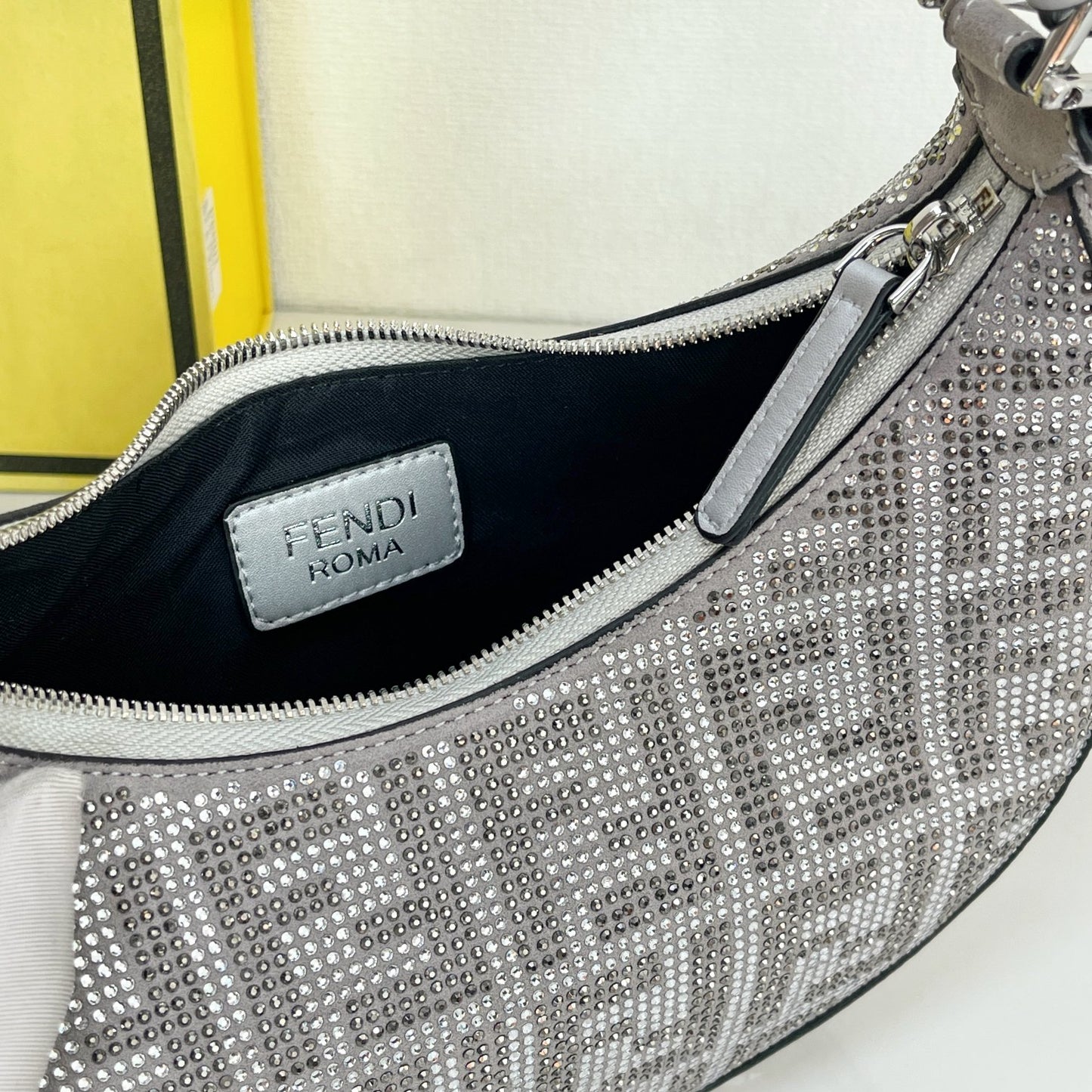 Elite Carryalls