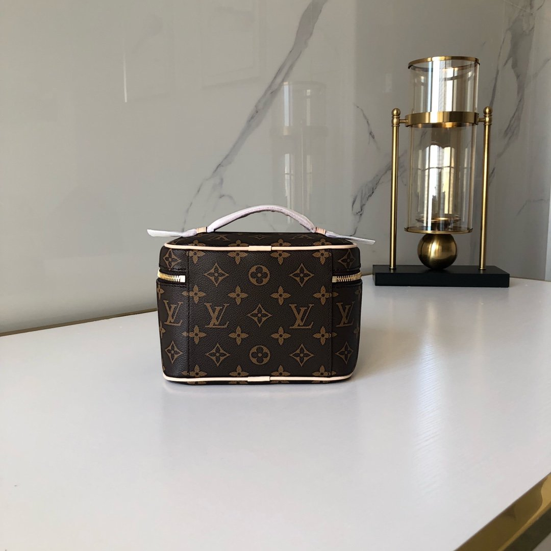 Elite Carryalls