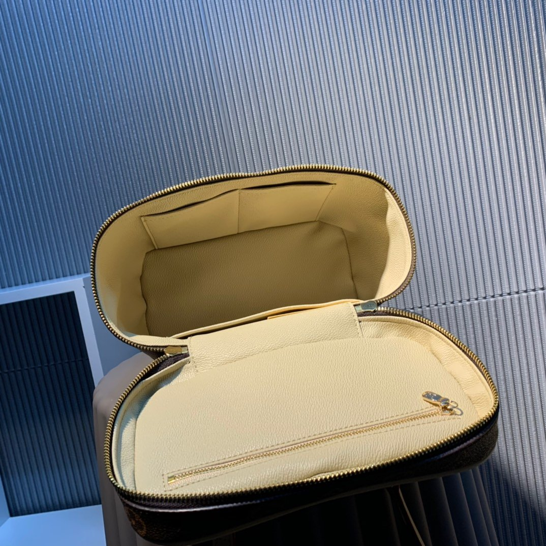 Elite Carryalls