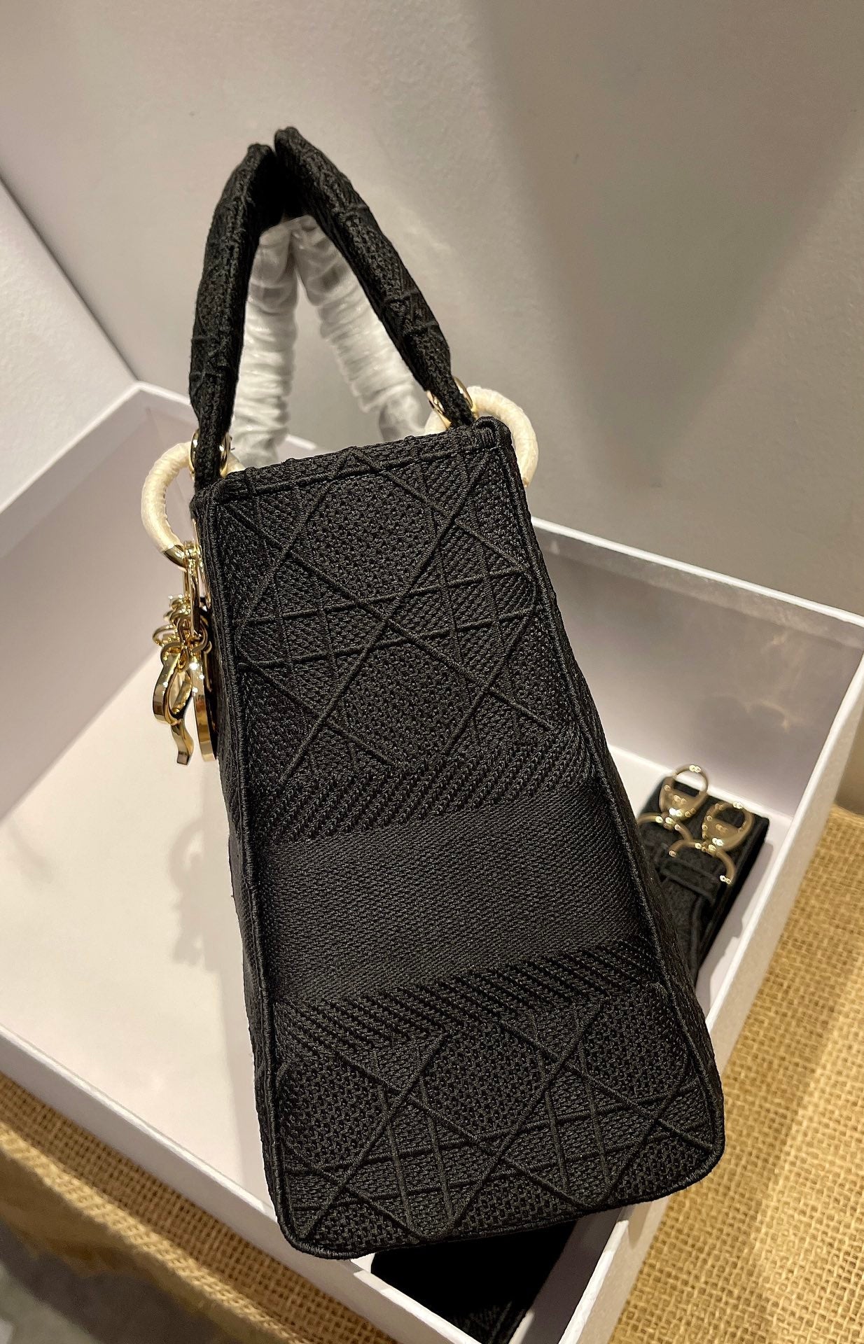 Elite Carryalls