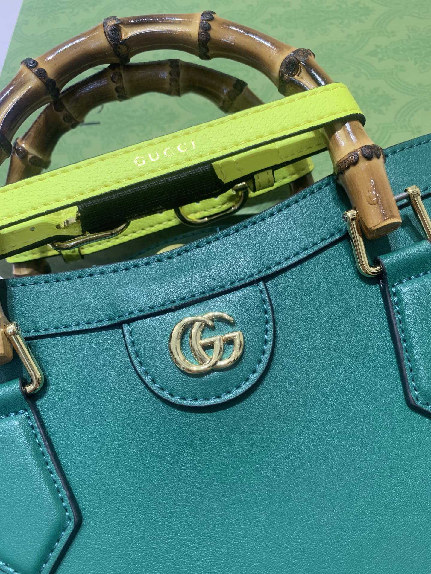 Elite Carryalls