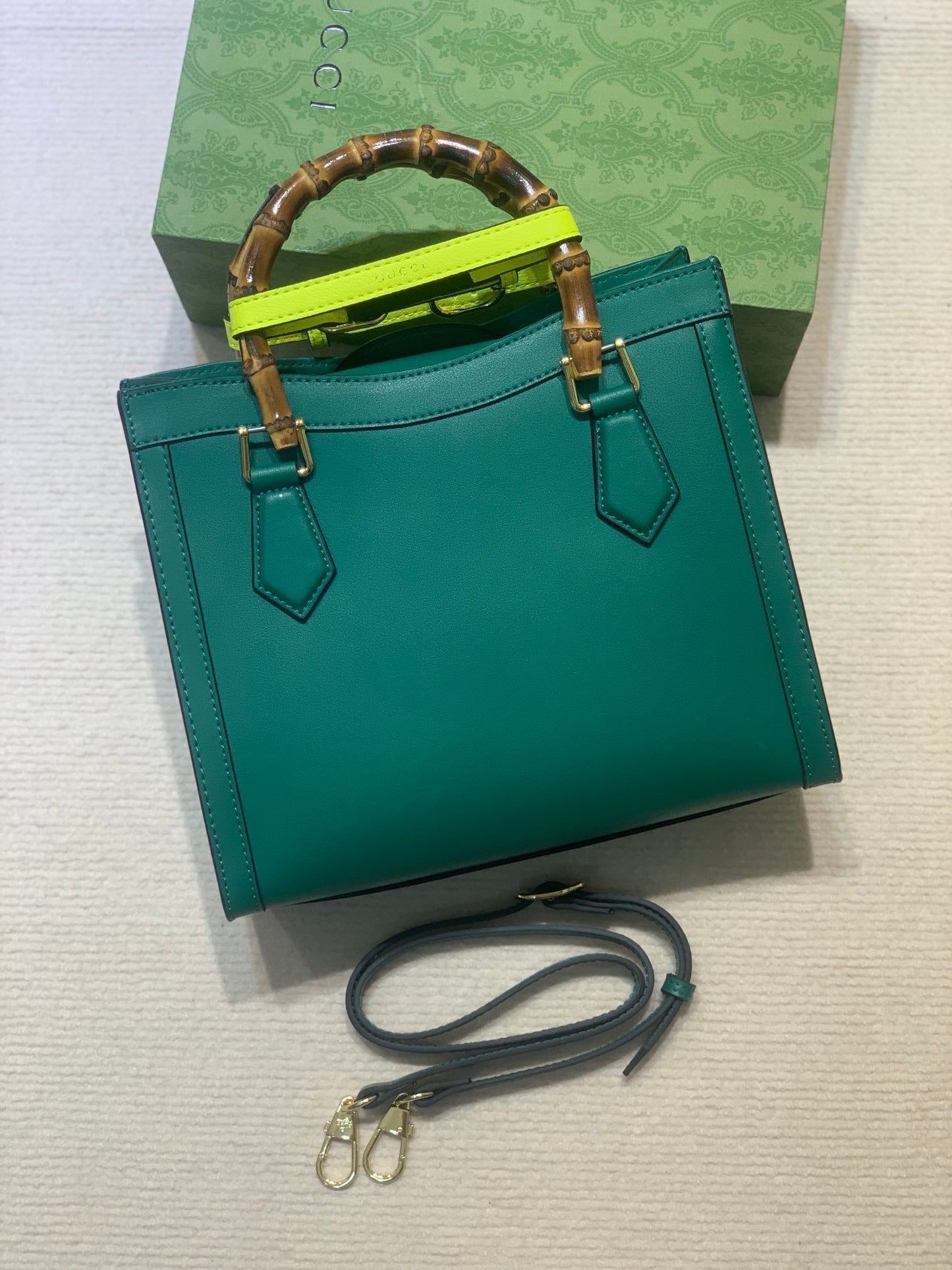 Elite Carryalls