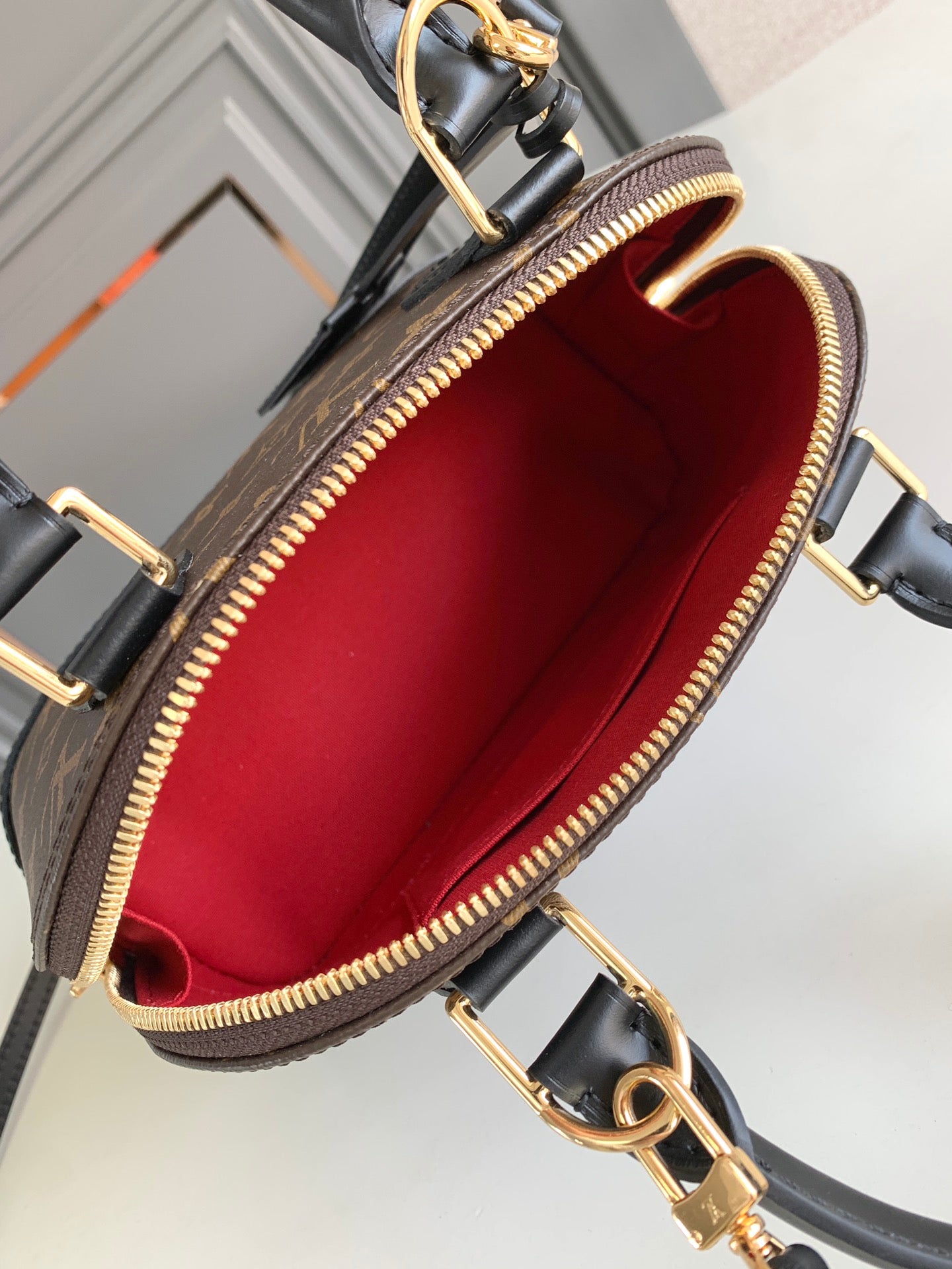 Elite Carryalls