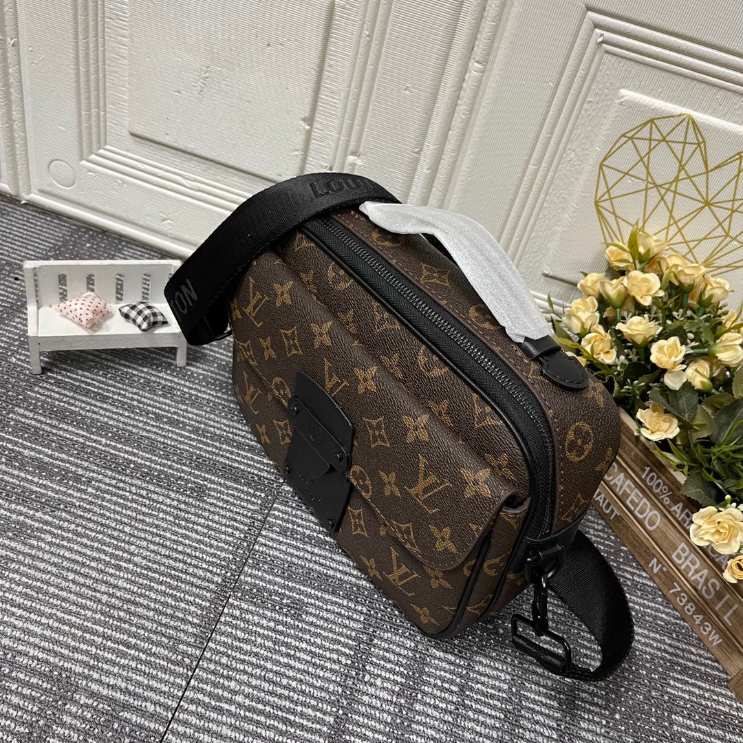 Elite Carryalls