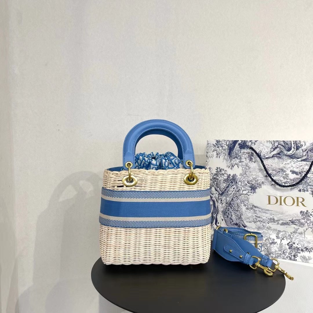 Elite Carryalls