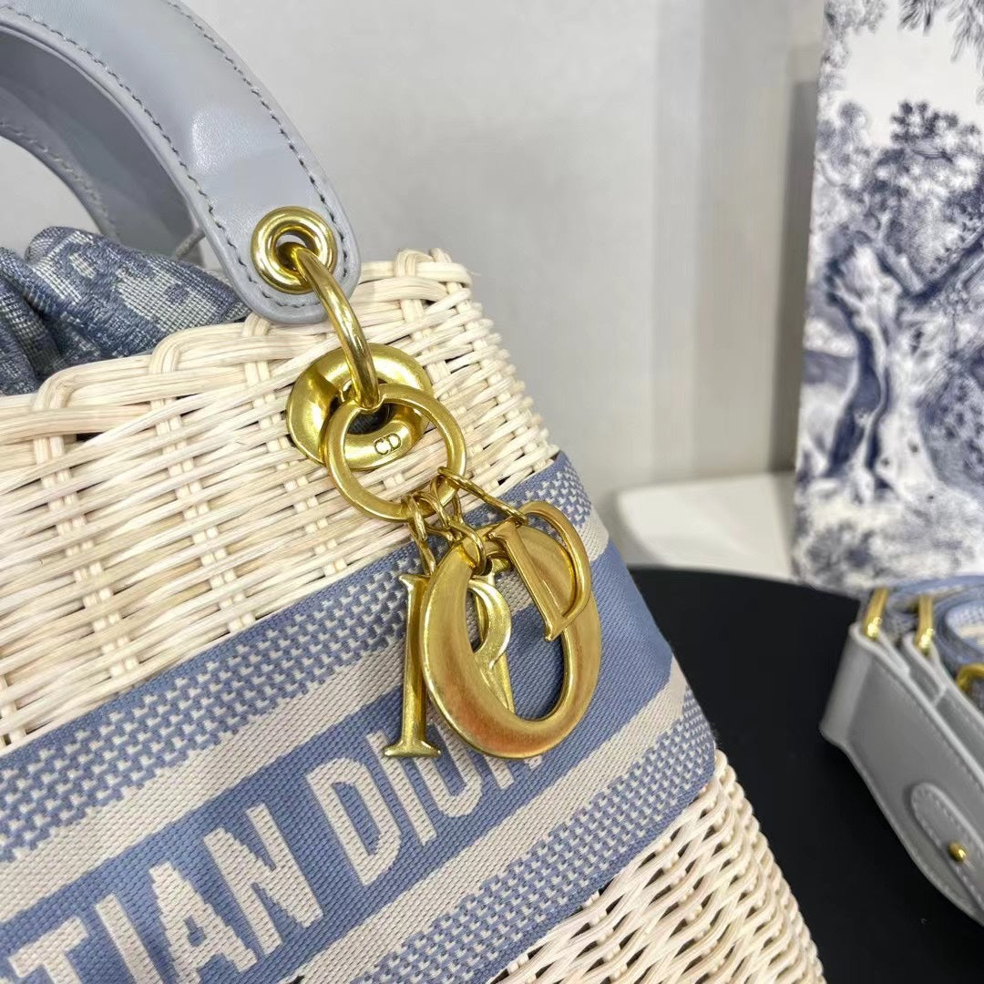 Elite Carryalls