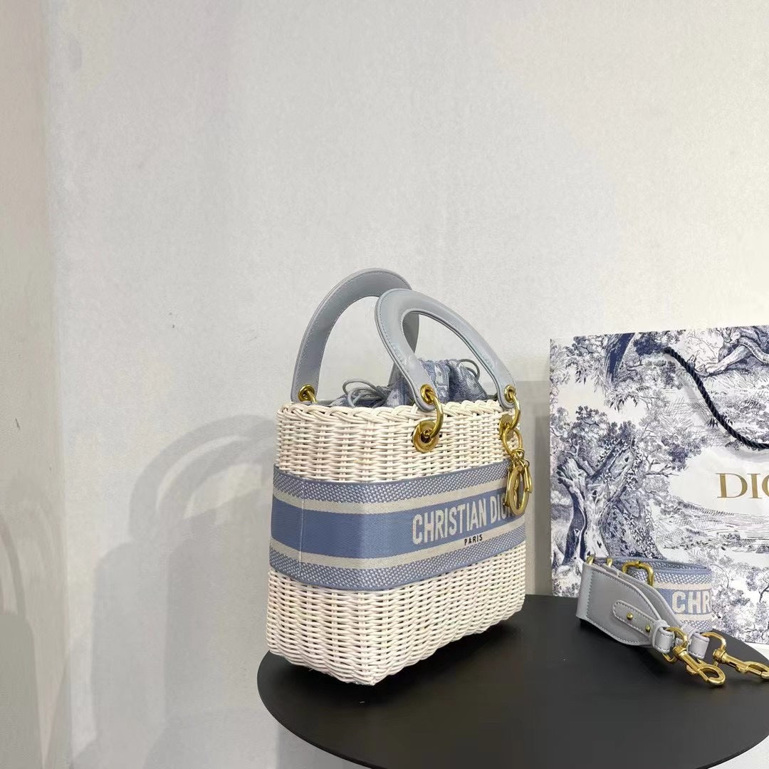 Elite Carryalls