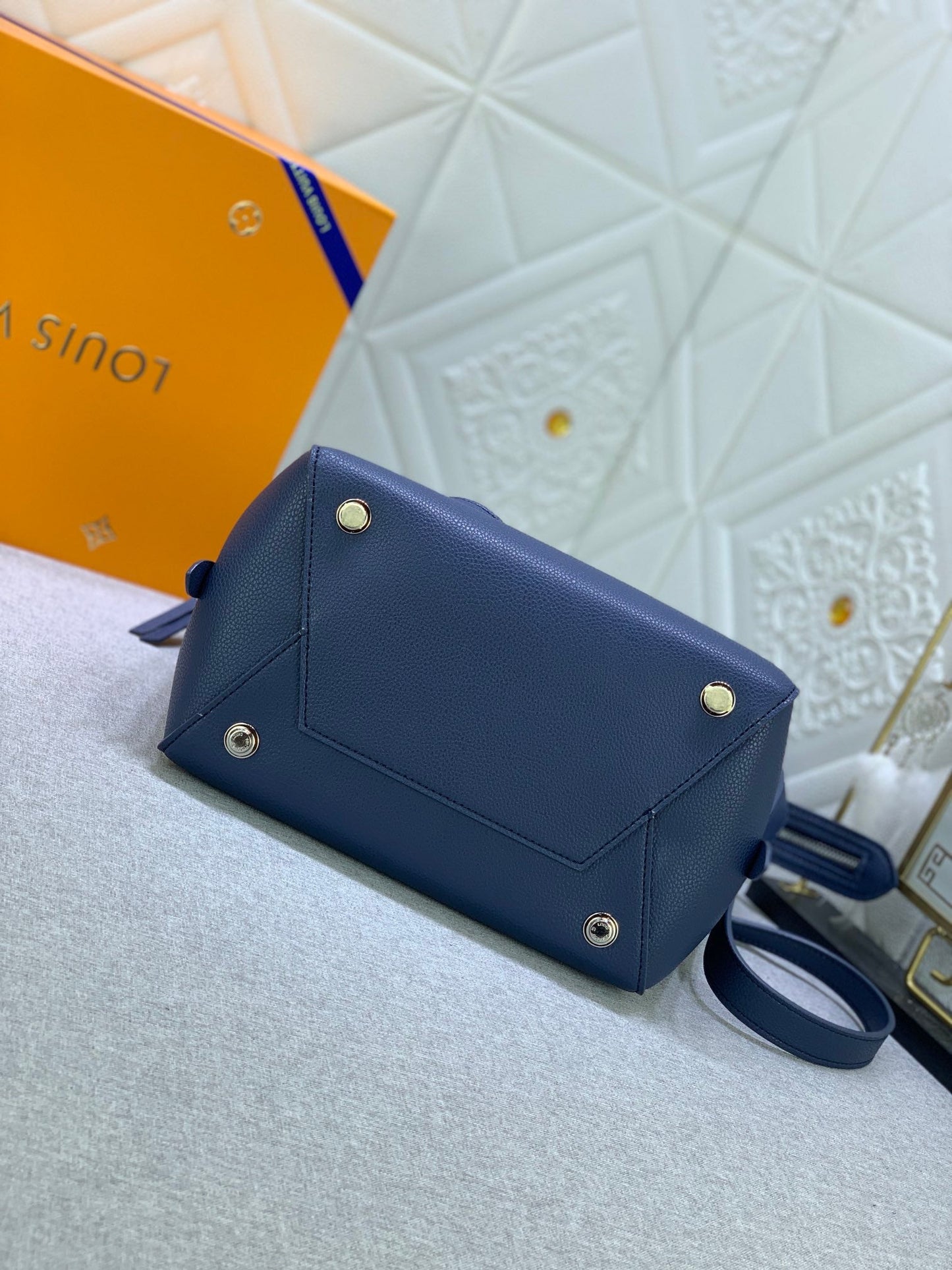 Elite Carryalls