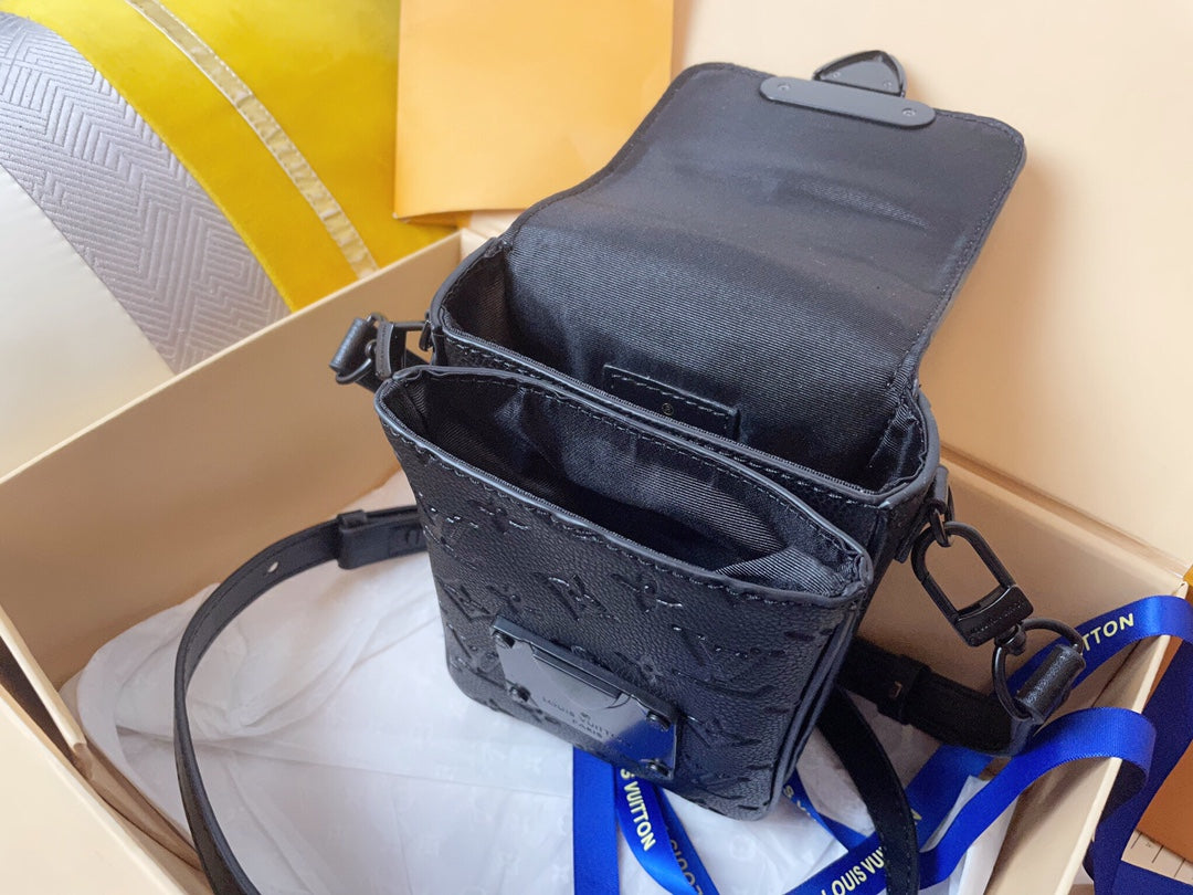 Elite Carryalls
