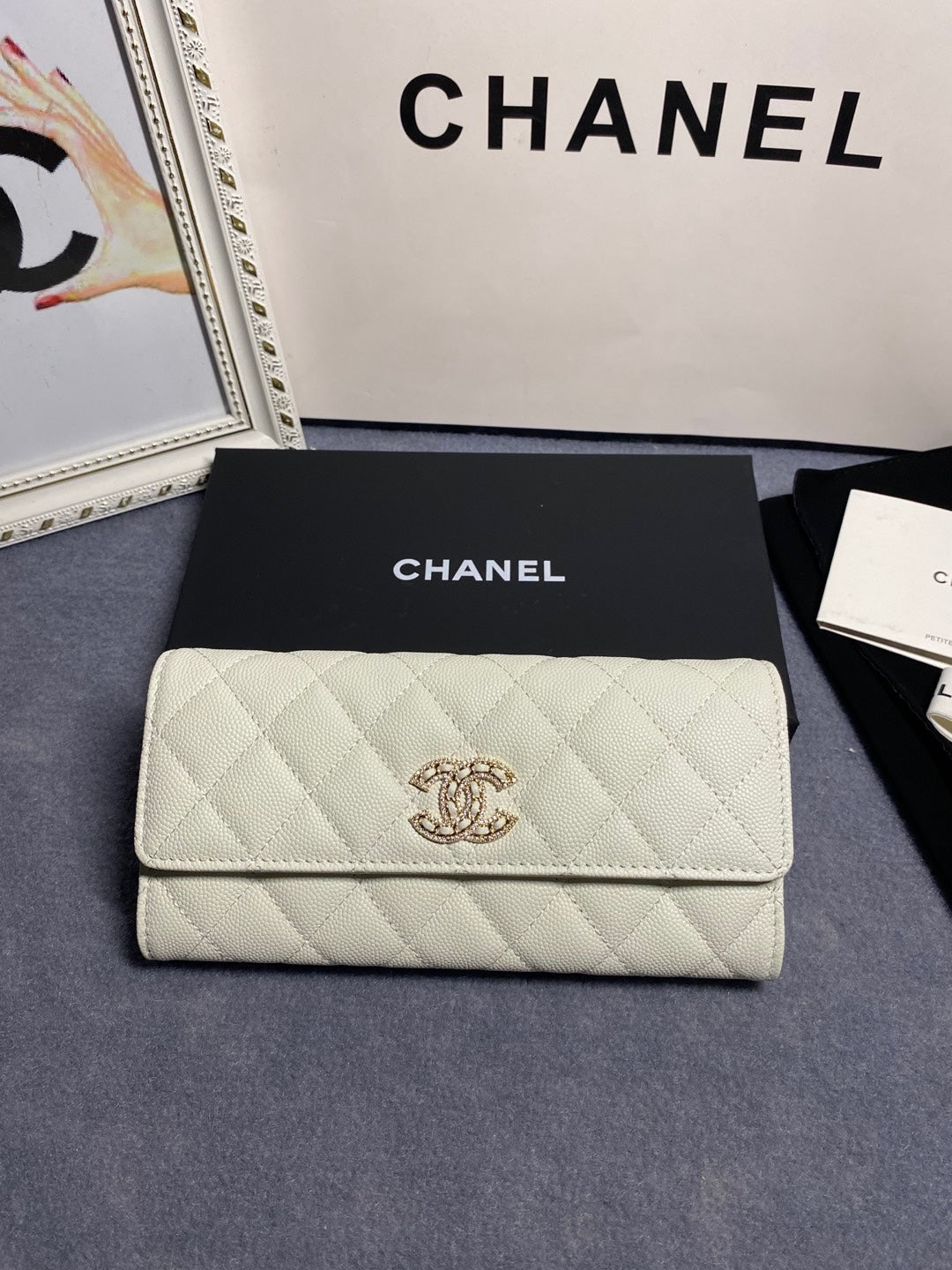 Elite Carryalls