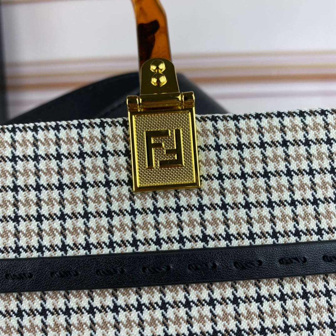 Elite Carryalls