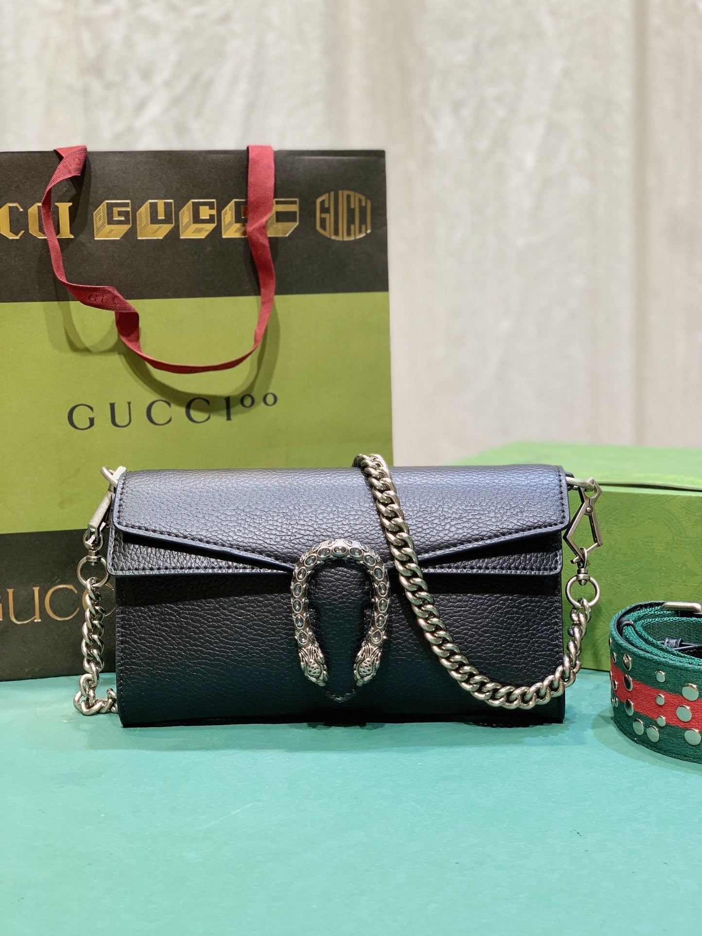 Elite Carryalls
