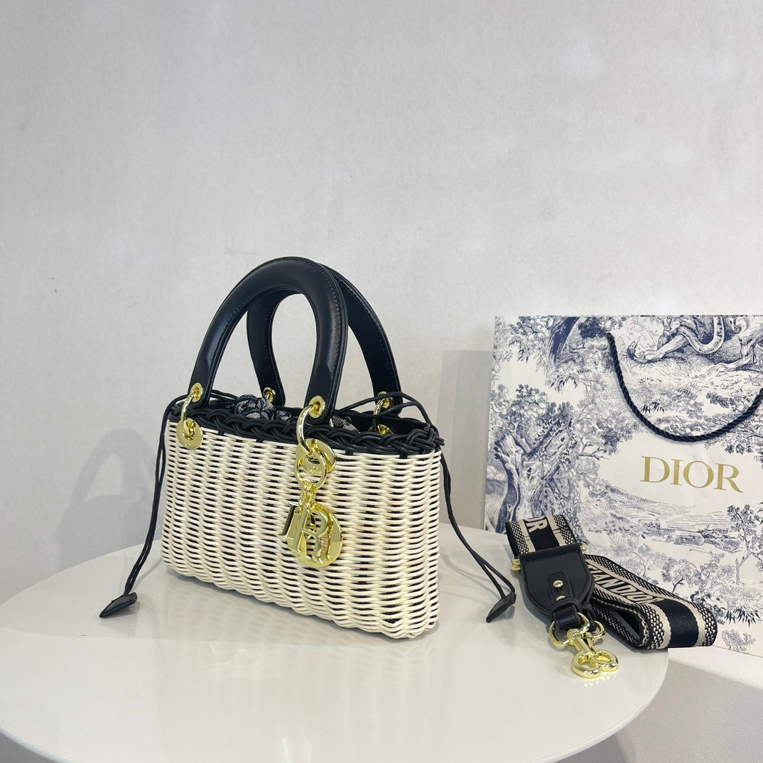 Elite Carryalls