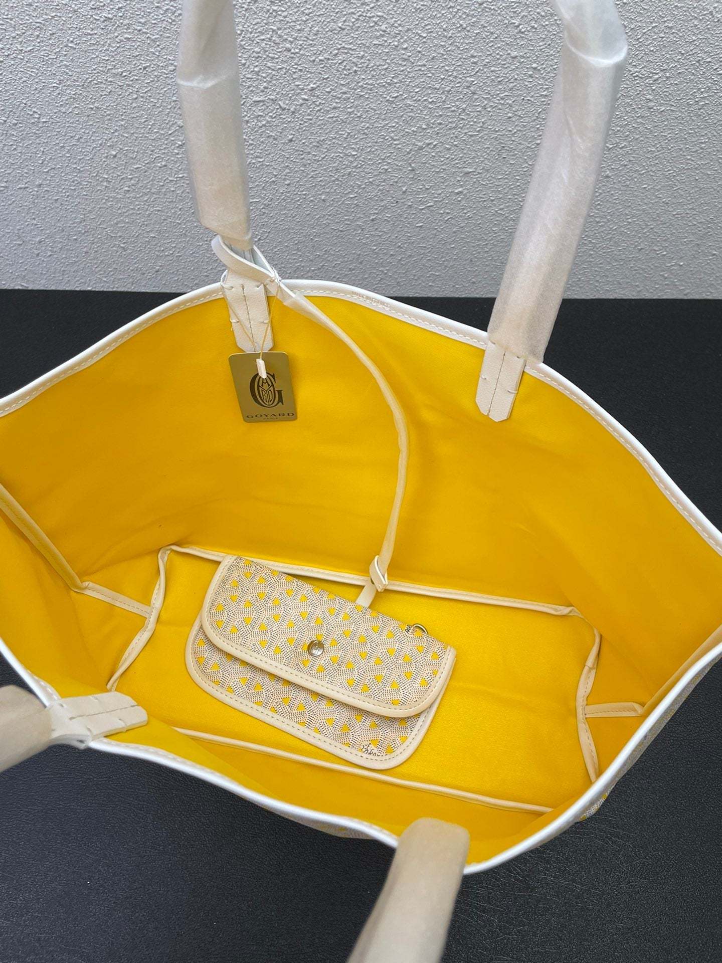 Elite Carryalls