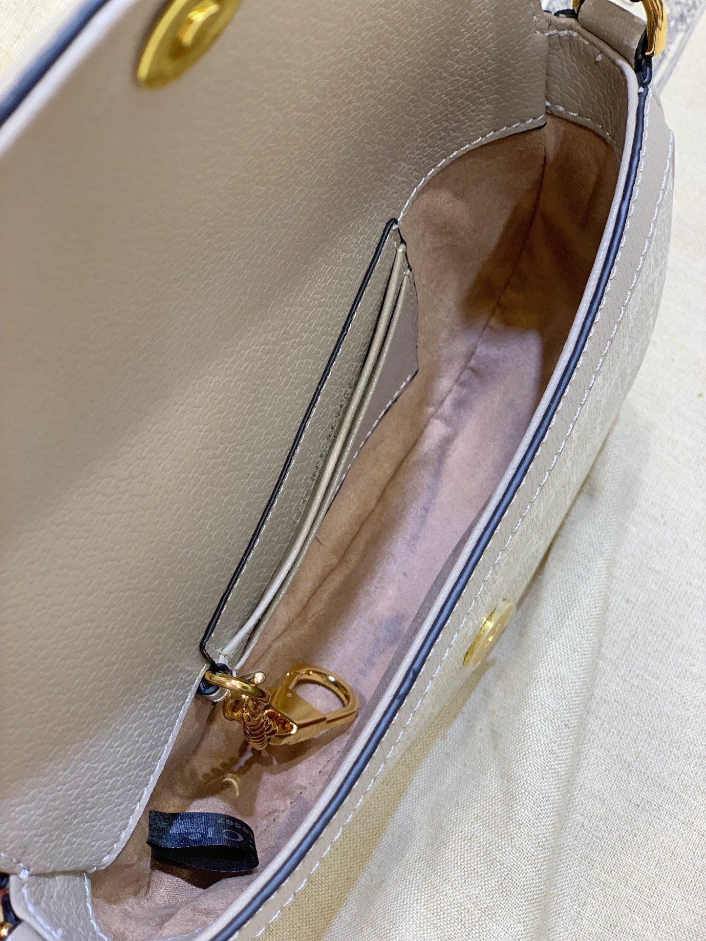 Elite Carryalls