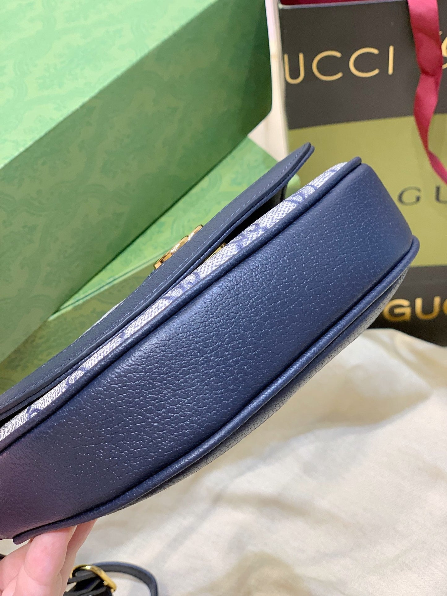 Elite Carryalls