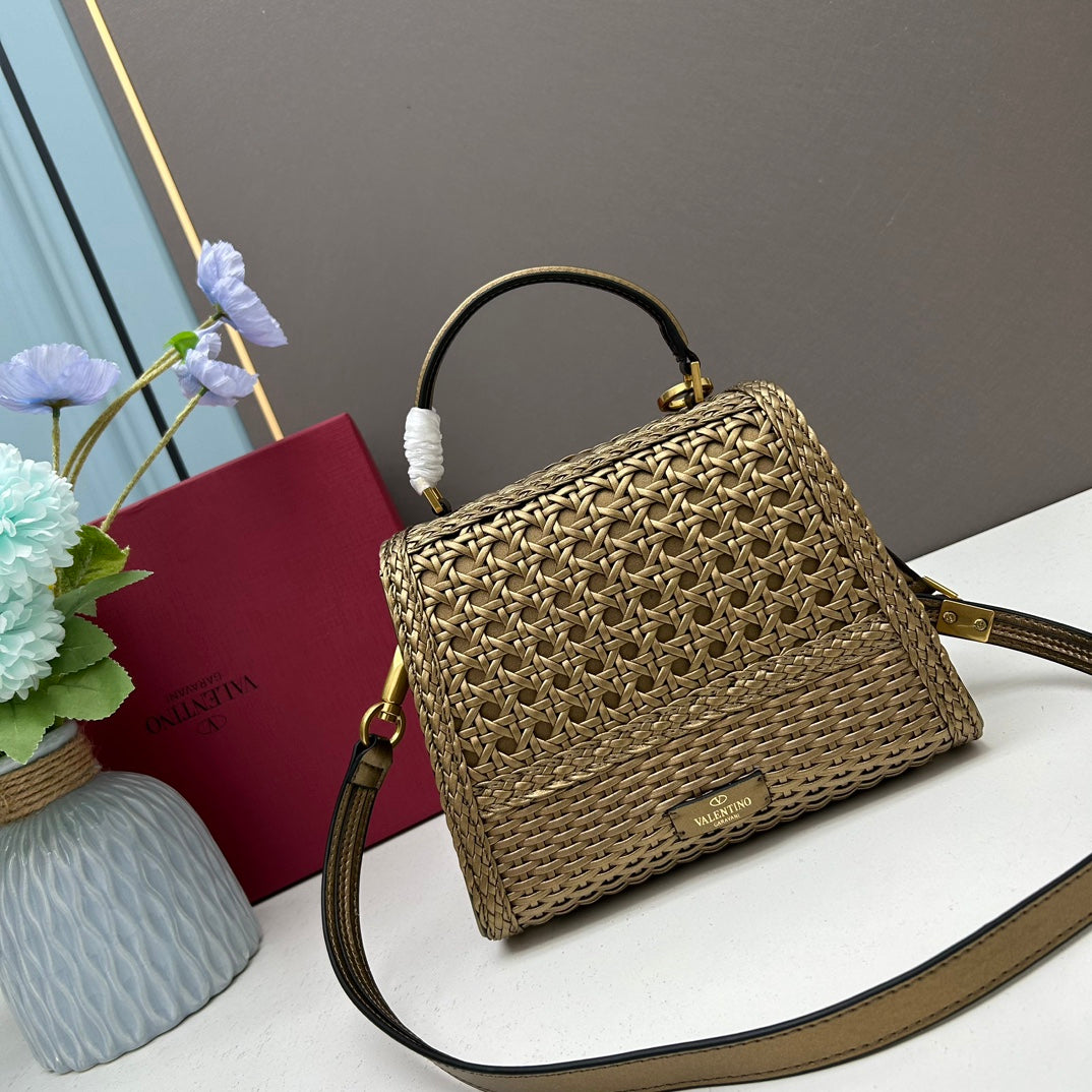 Elite Carryalls