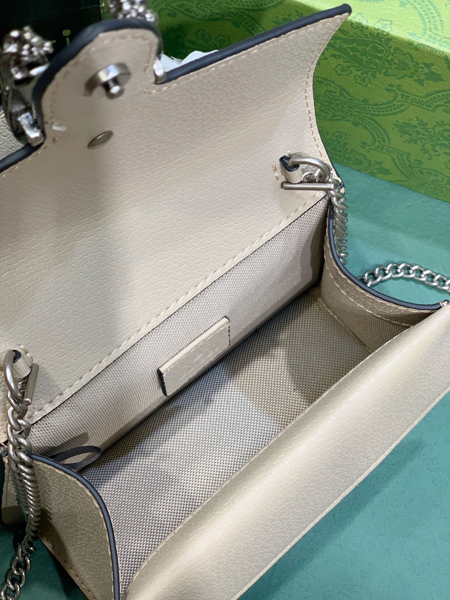 Elite Carryalls