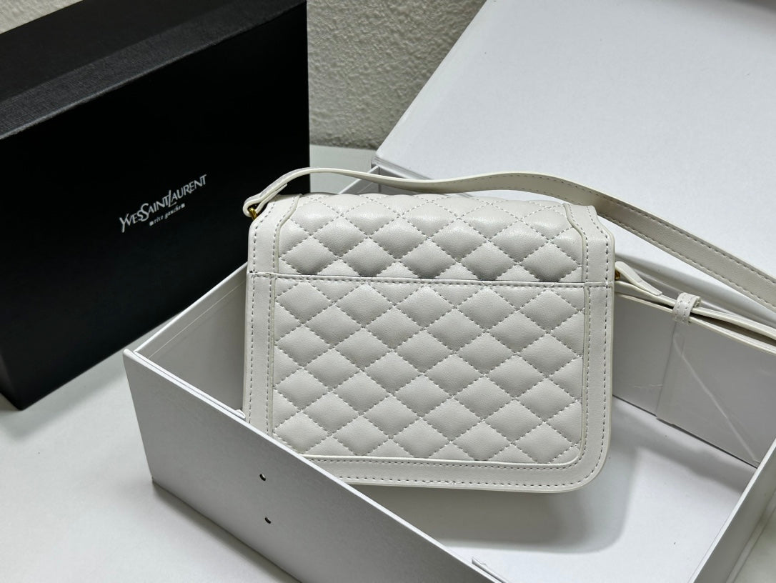 Elite Carryalls