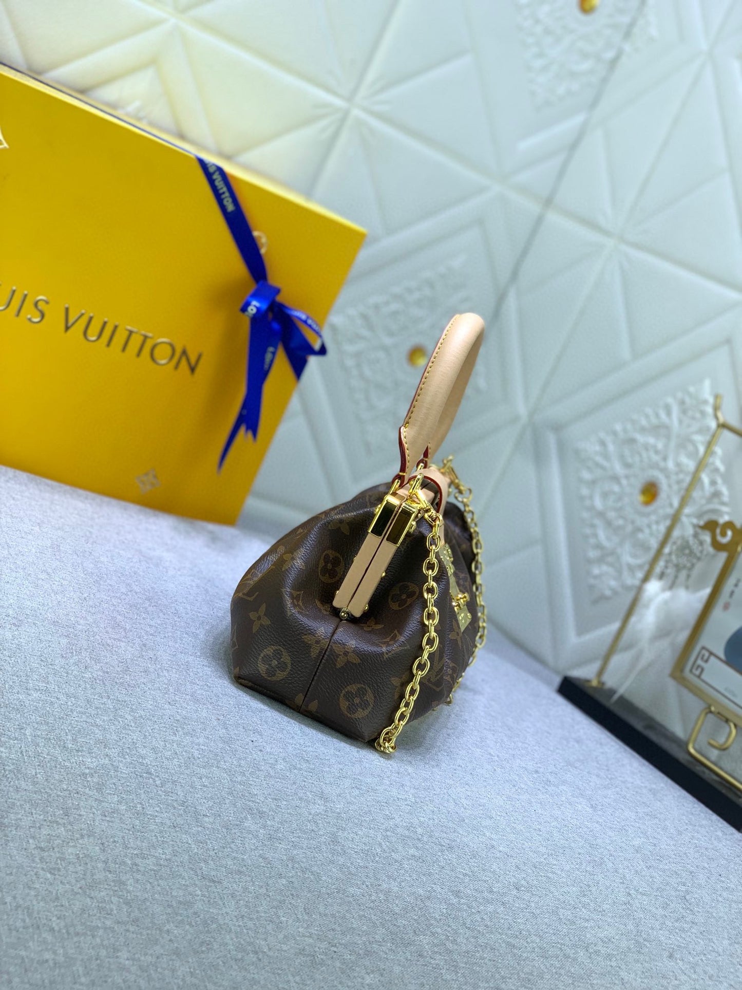 Elite Carryalls
