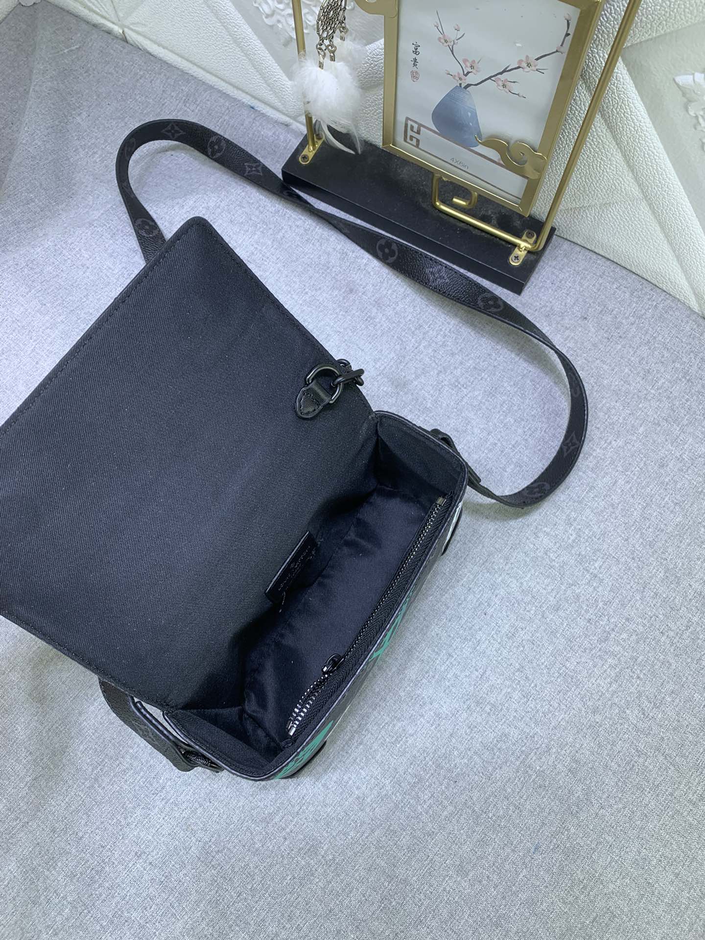 Elite Carryalls