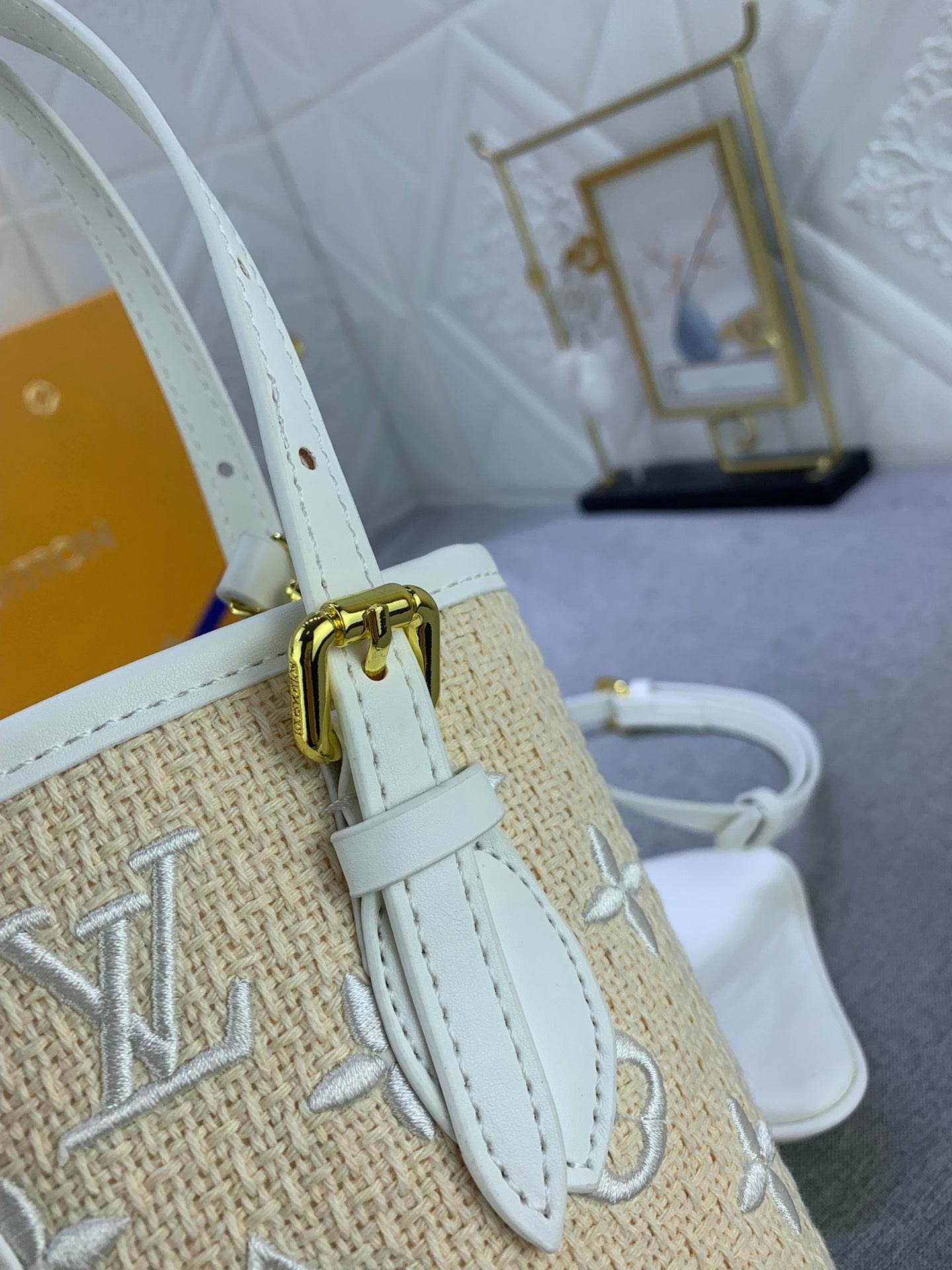 Elite Carryalls