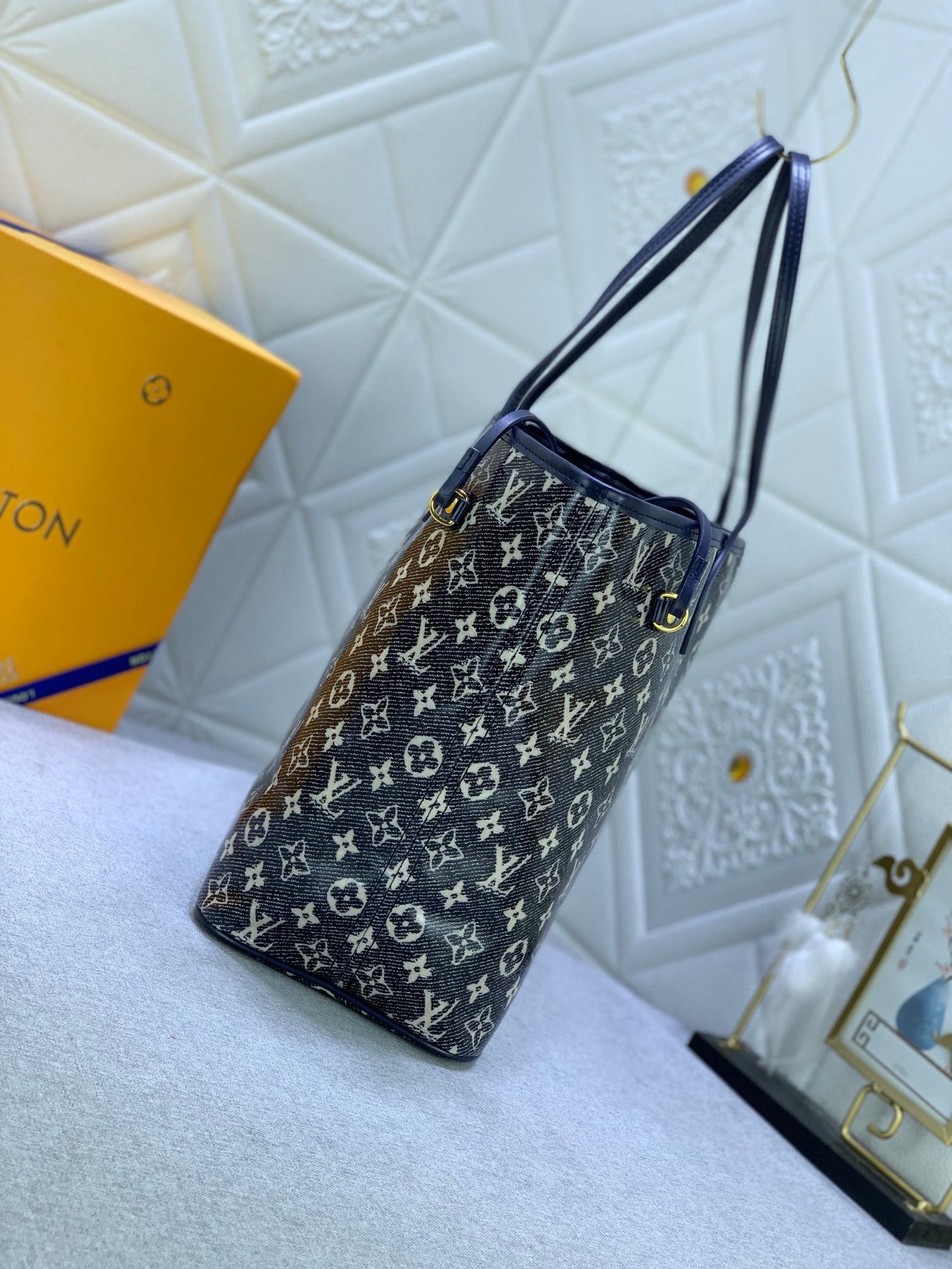Elite Carryalls